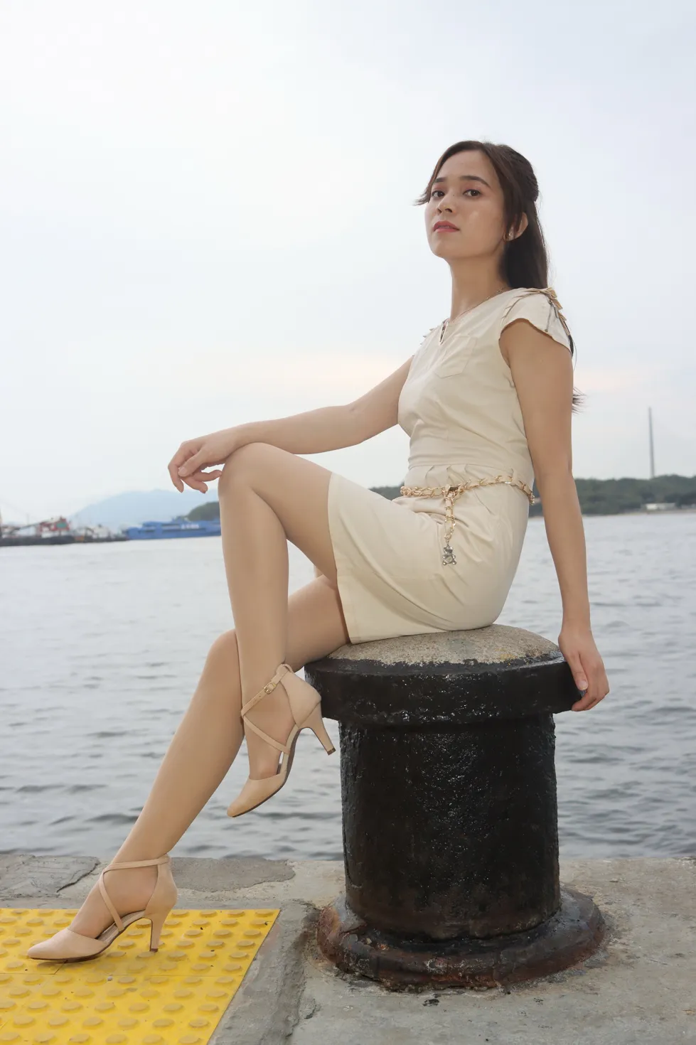 [爱美足] NO.107 Vency Shen 米色连衣裙丝袜高跟美腿 街拍#[70P]-9
