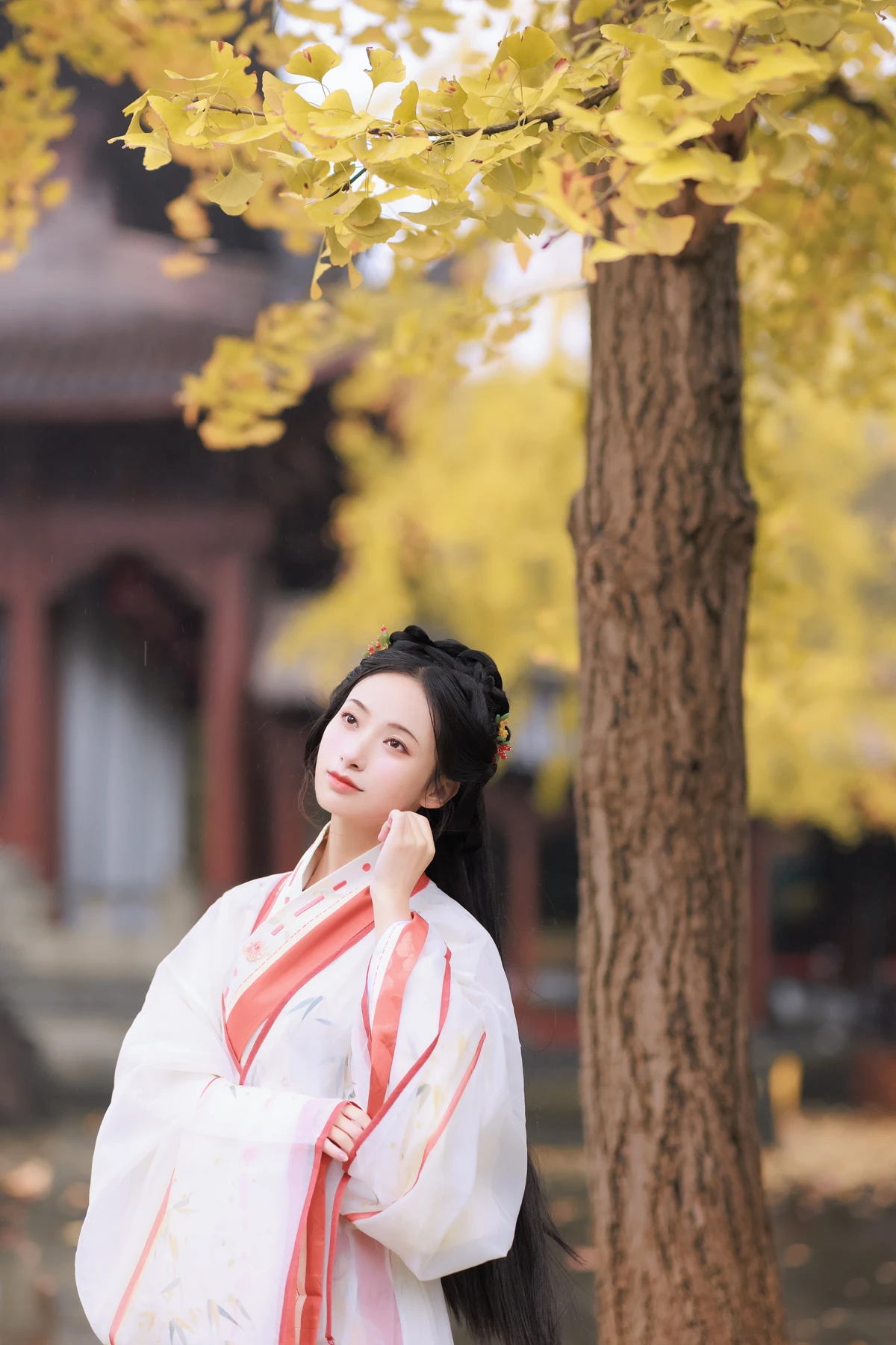 [艺图语] 2023.01.10 Vol.2886 – 雨中银杏 眸小妖#[24P]-9