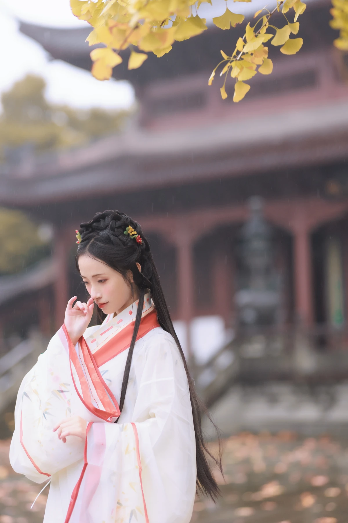 [艺图语] 2023.01.10 Vol.2886 – 雨中银杏 眸小妖#[24P]-3