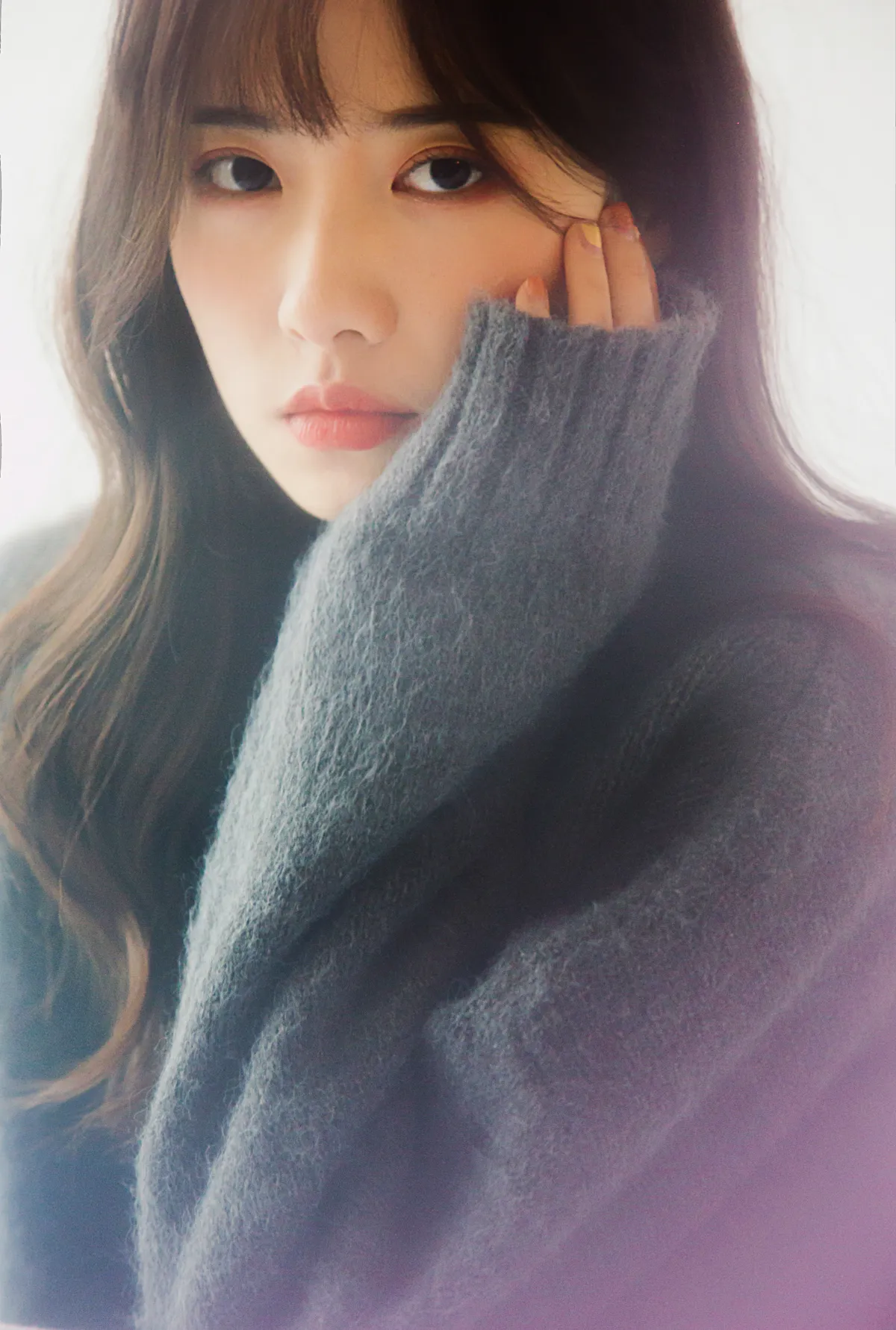 [艺图语] 2022.12.14 Vol.2677 – 空白格 梨涡允允#[23P]-10