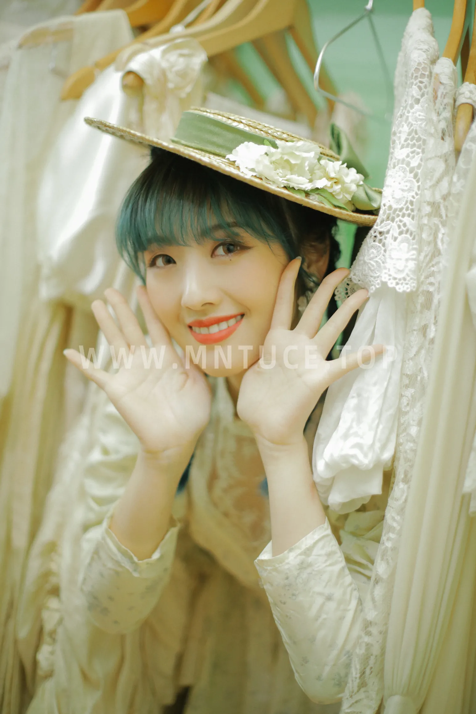 [艺图语] 2022.11.28 Vol.2545 – 茶花语 小曹#[26P]-5