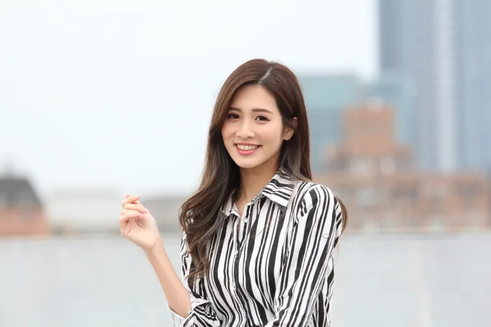 [爱美足] NO.025 长腿美模 张筱 性感黑丝外拍 街拍#[93P]-10