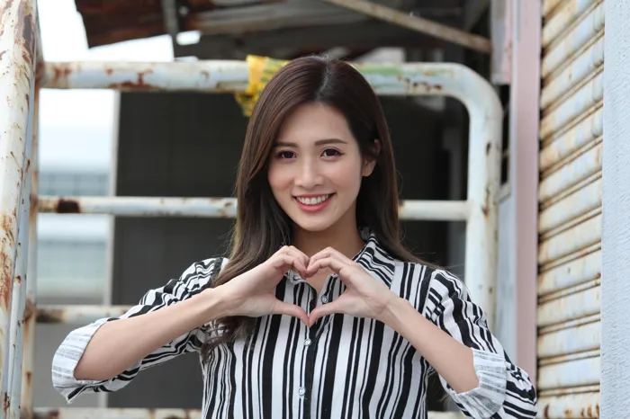 [爱美足] NO.025 长腿美模 张筱 性感黑丝外拍 街拍#[93P]-1