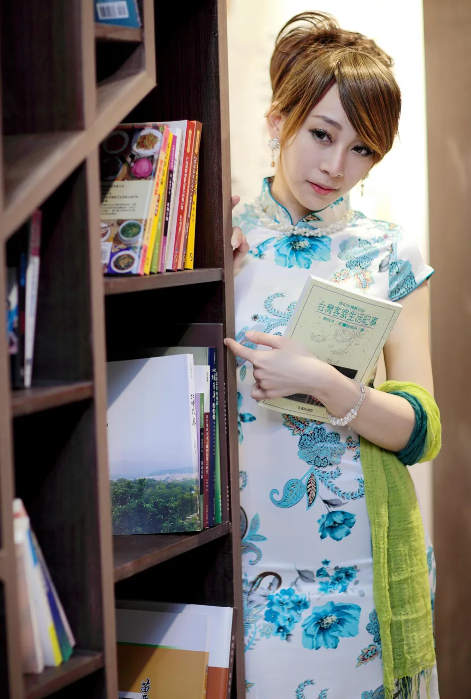 [爱美足] NO.212 小优 短旗袍丝袜高跟美腿 街拍#[78P]-1