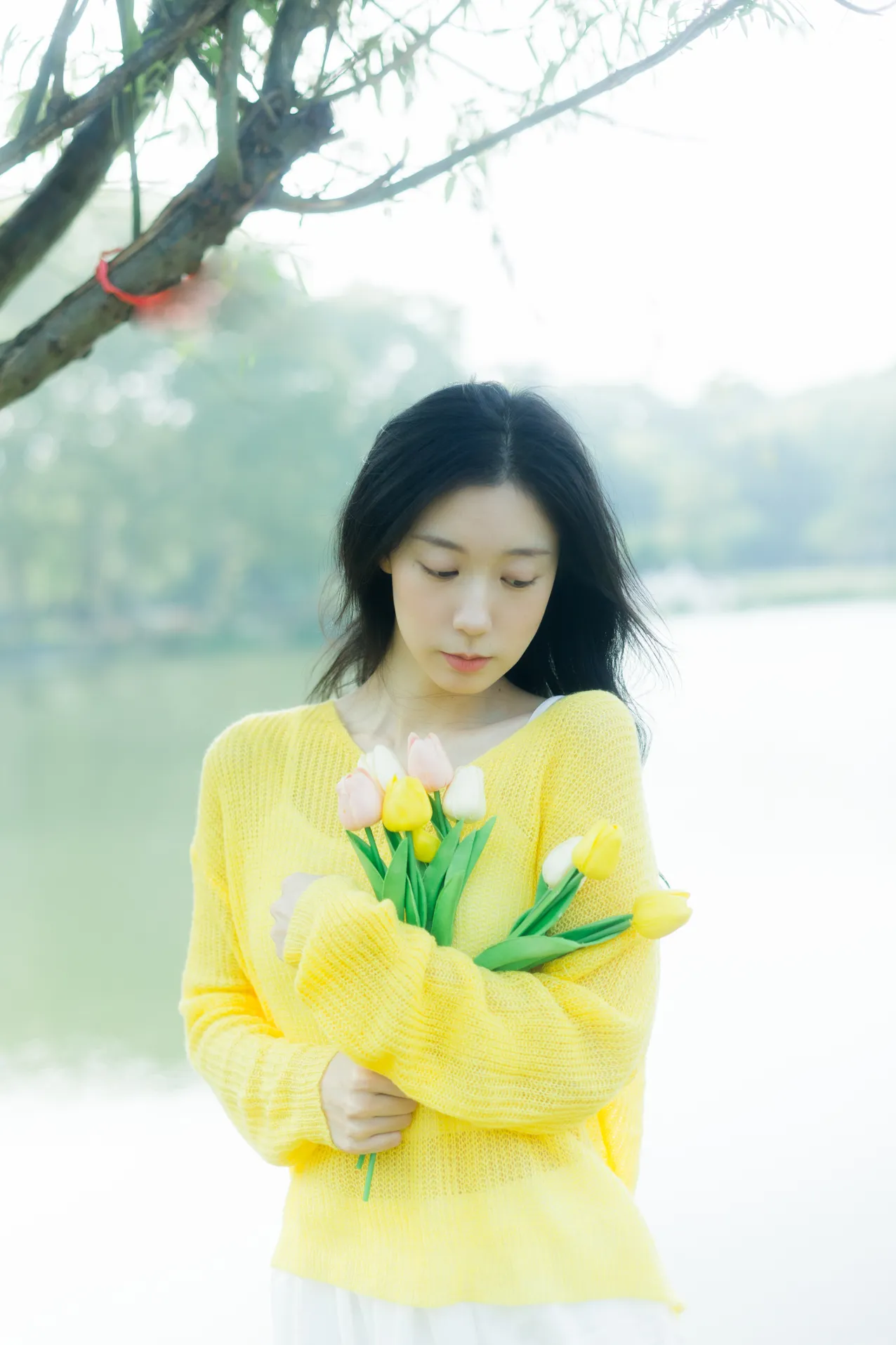 [艺图语] 2022.11.26 Vol.2532 – 秋风轻轻 饲猫少女-#[38P]-1