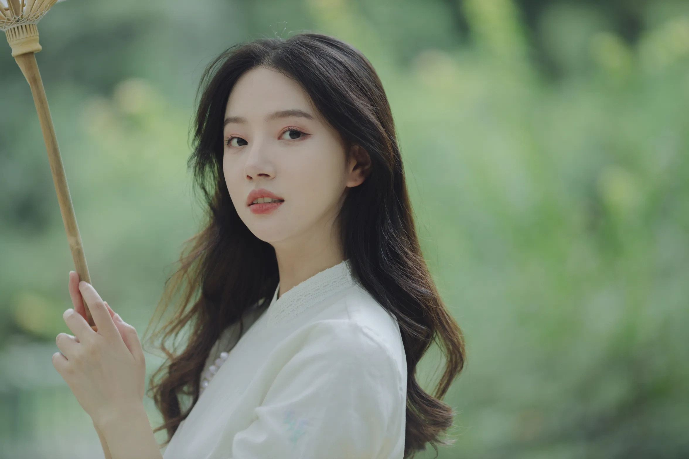 [艺图语] 2022.11.29 Vol.2555 – 白色湖畔 幽灵胡子#[30P]-9