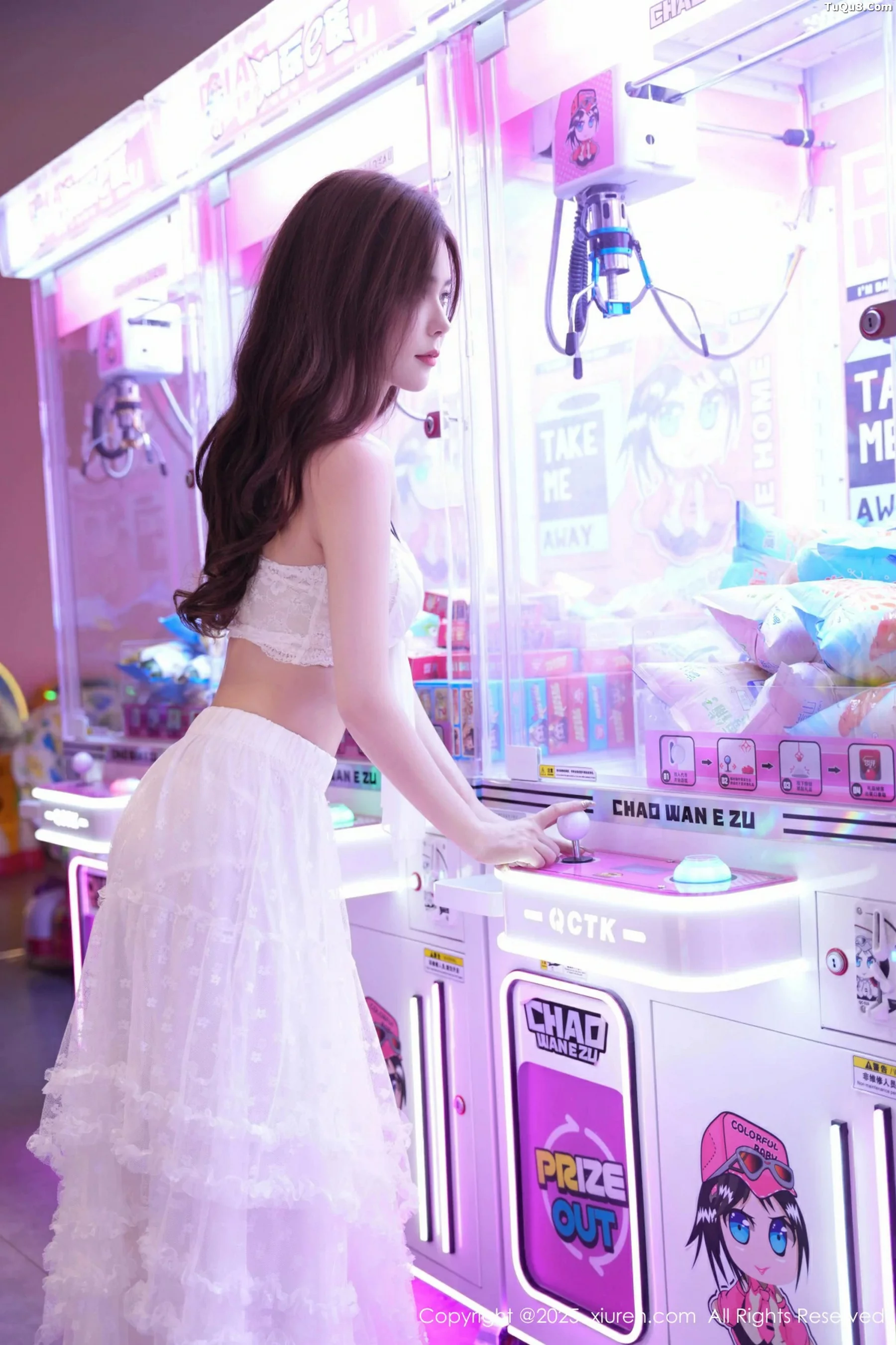 [秀人网] 2025.09.22 No.10791 拍黄瓜#[74P]-1