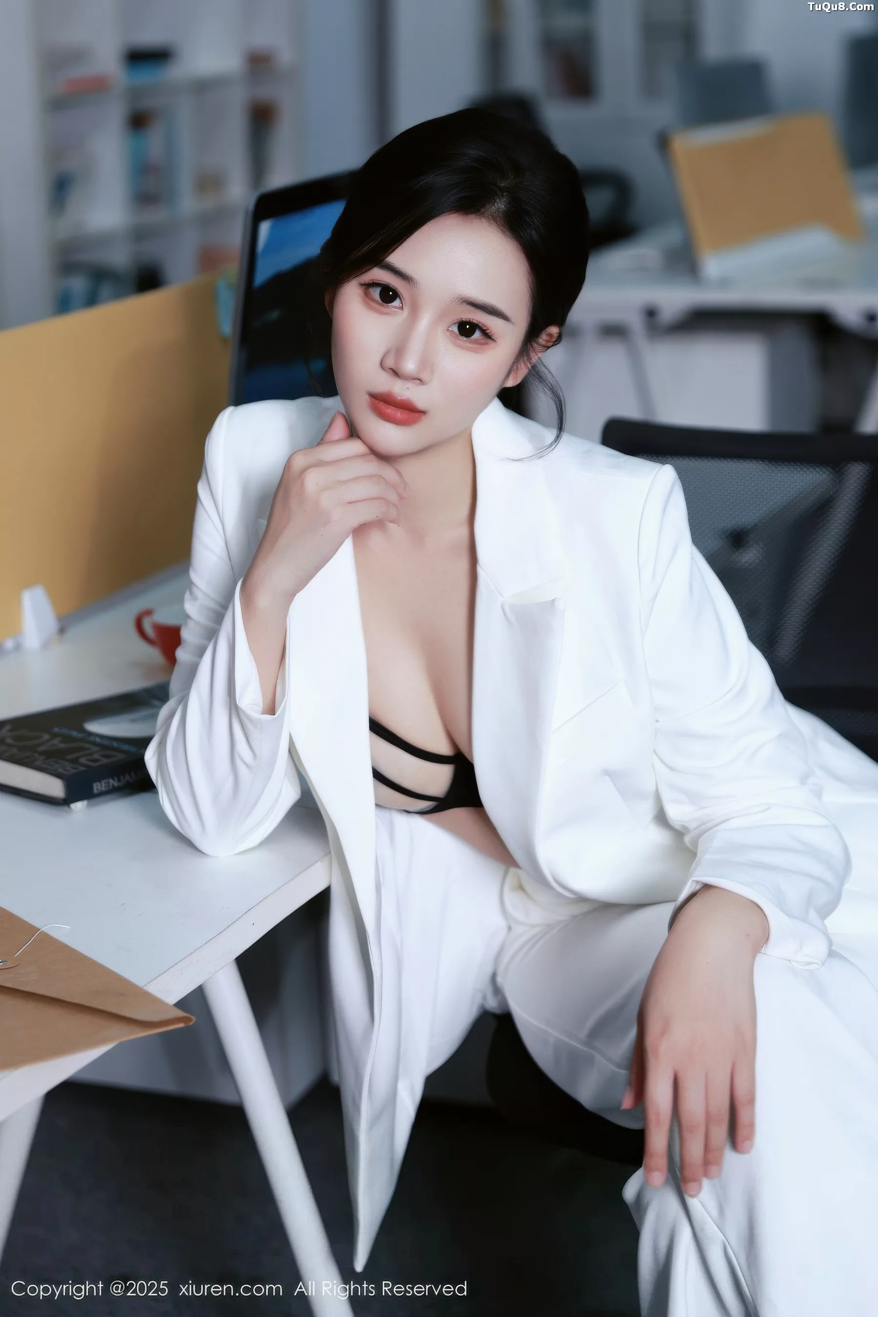 [秀人网] 2025.10.24 No.10908 南乔#[72P]-1