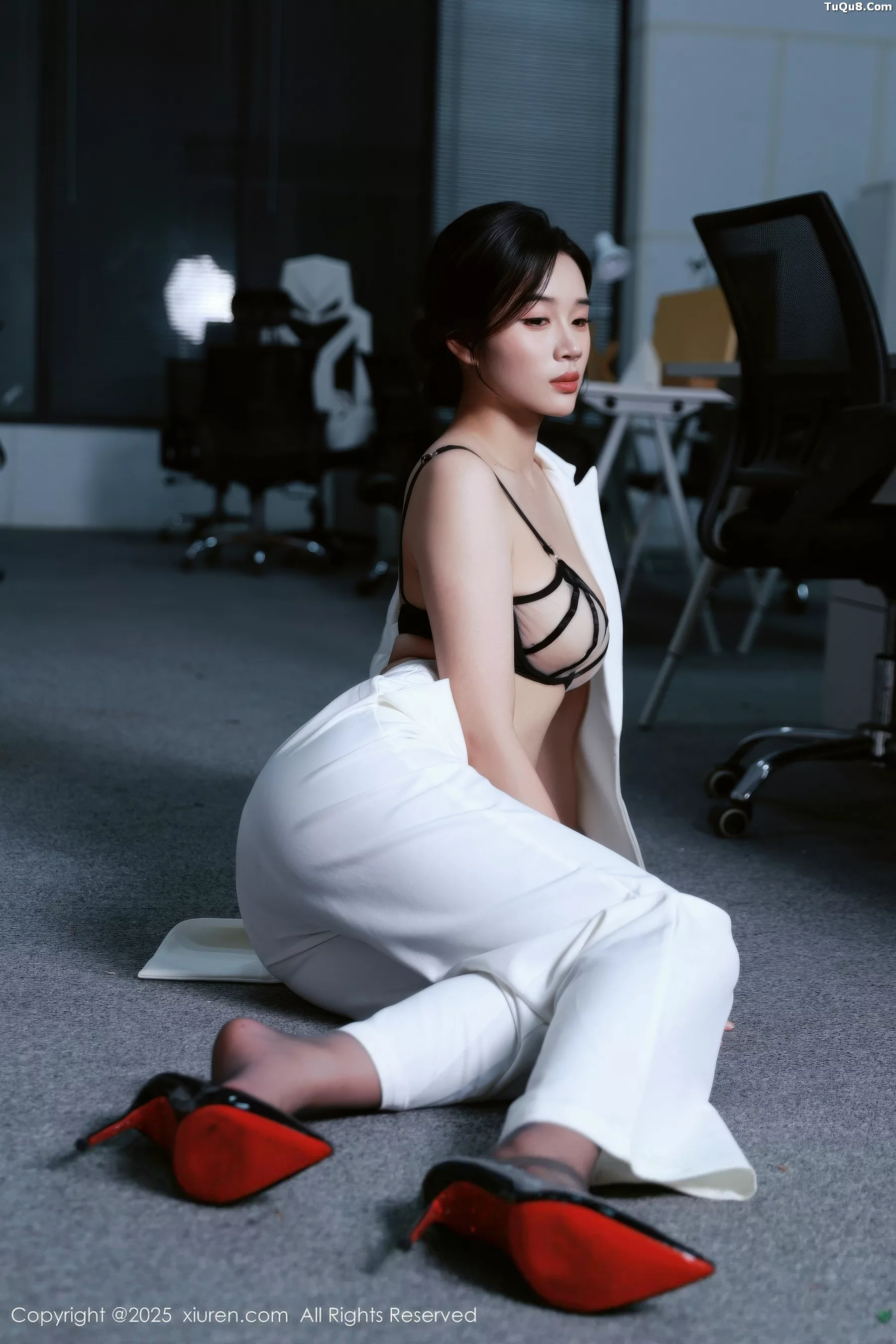 [秀人网] 2025.10.24 No.10908 南乔#[72P]-1