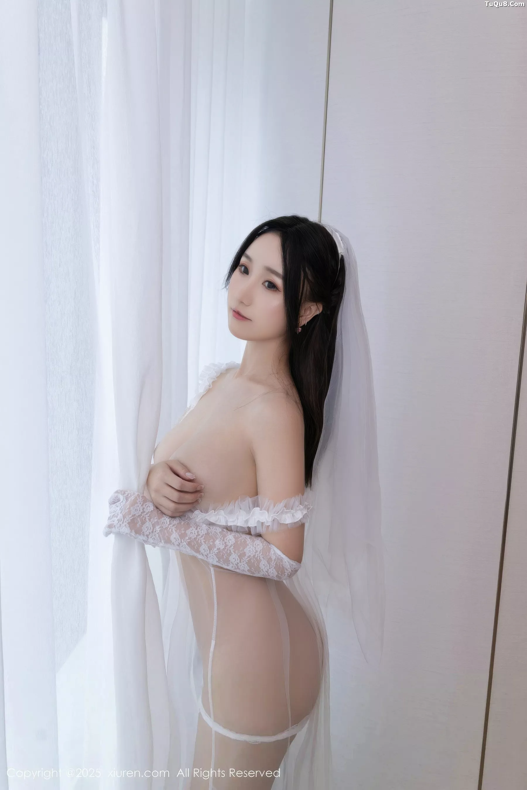 [秀人网] 2025.10.15 No.10871 杏子#[70P]-1