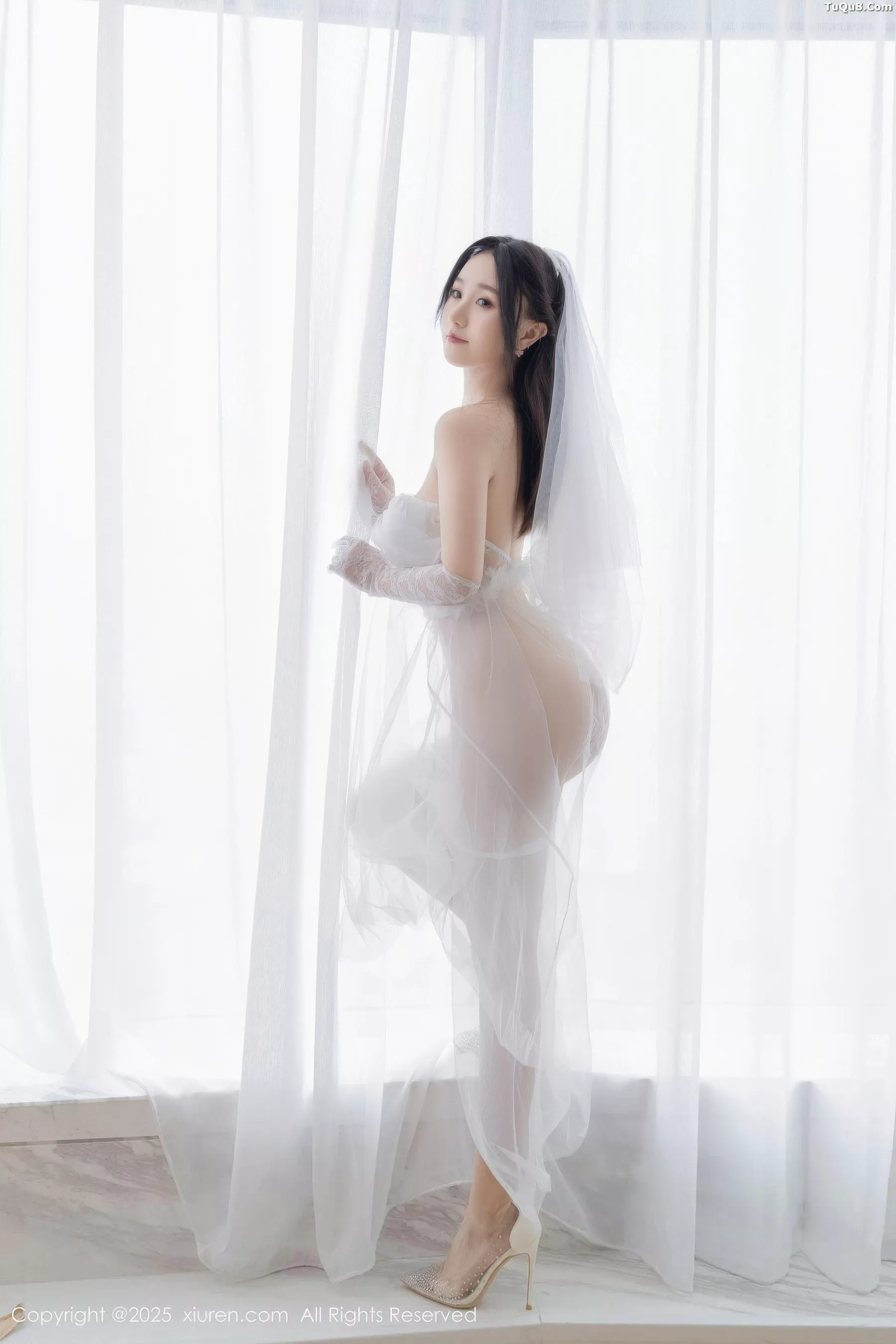 [秀人网] 2025.10.15 No.10871 杏子#[70P]-1