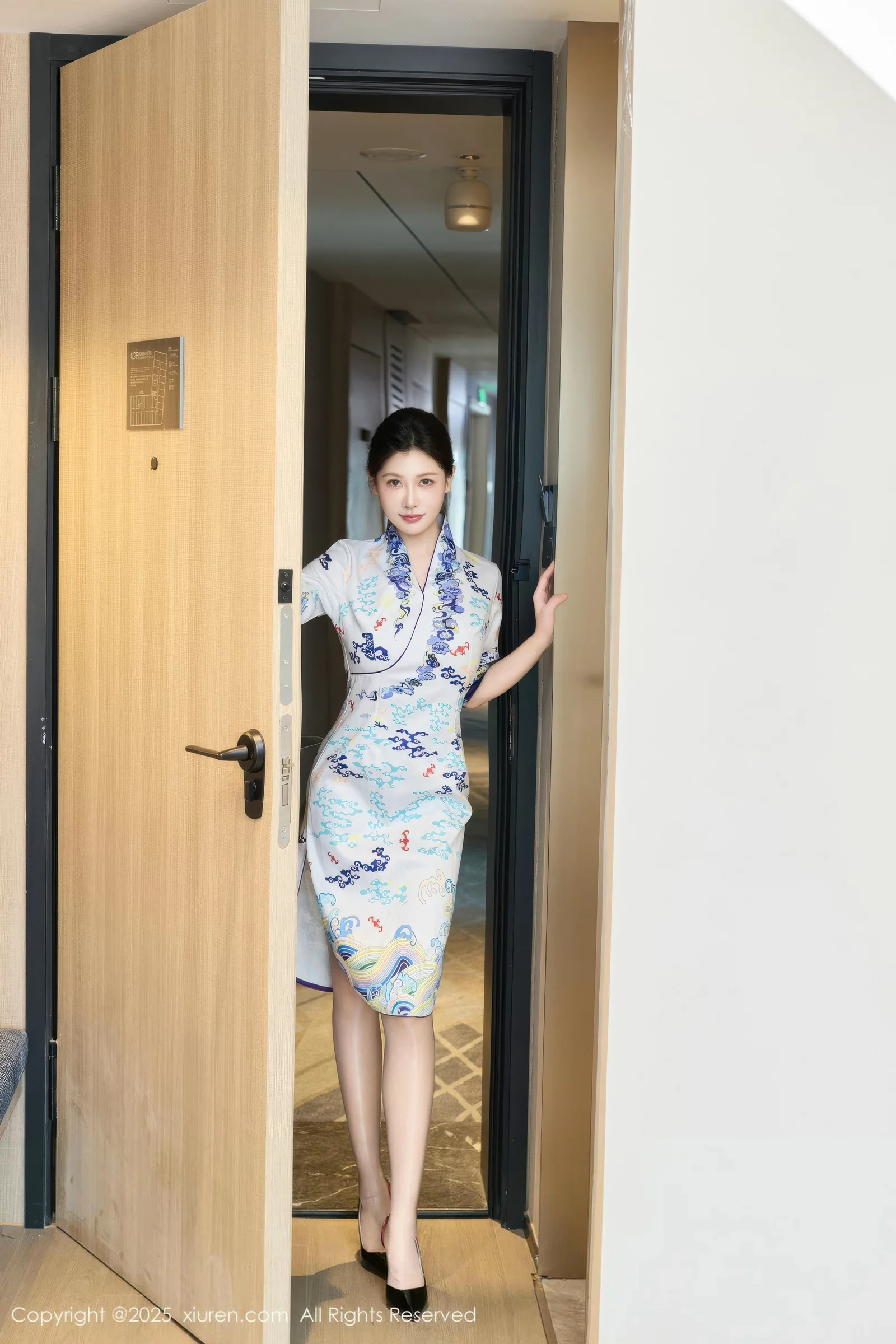 [秀人网] 2025.08.15 No.10654 尹甜甜#[54P]-1