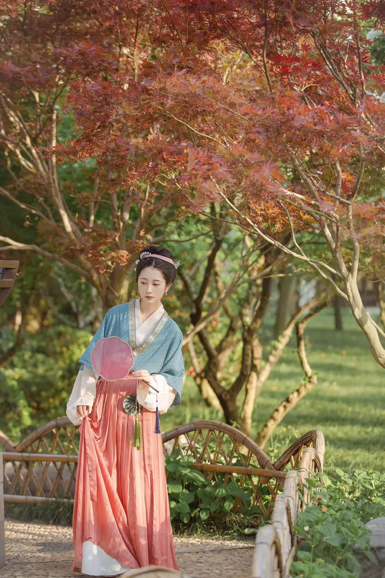 [艺图语] 2022.06.29 Vol.1327 – 拾尽千苍色，携来两袖风 五月的三花猫#[27P]-3