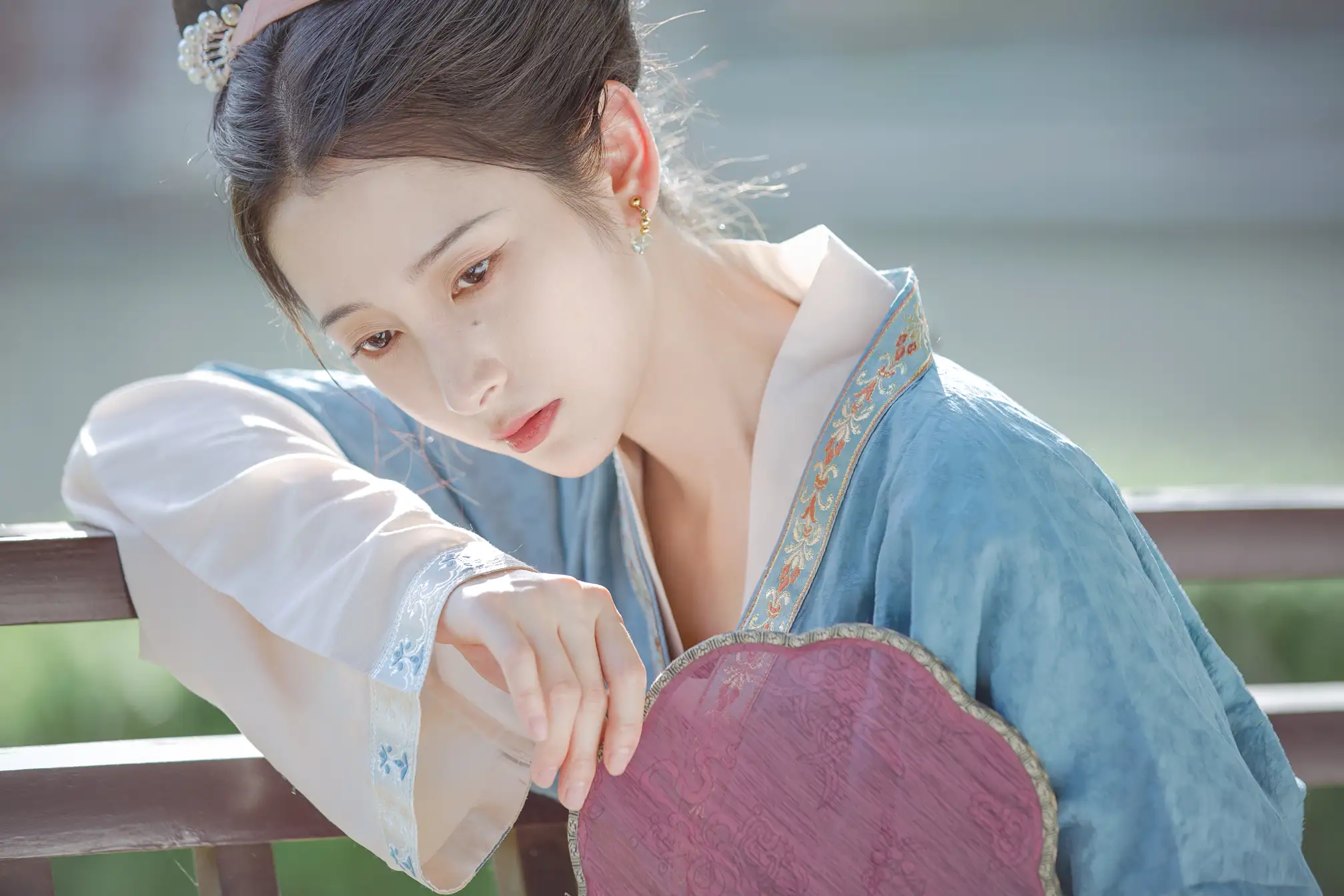 [艺图语] 2022.06.29 Vol.1327 – 拾尽千苍色，携来两袖风 五月的三花猫#[27P]-4