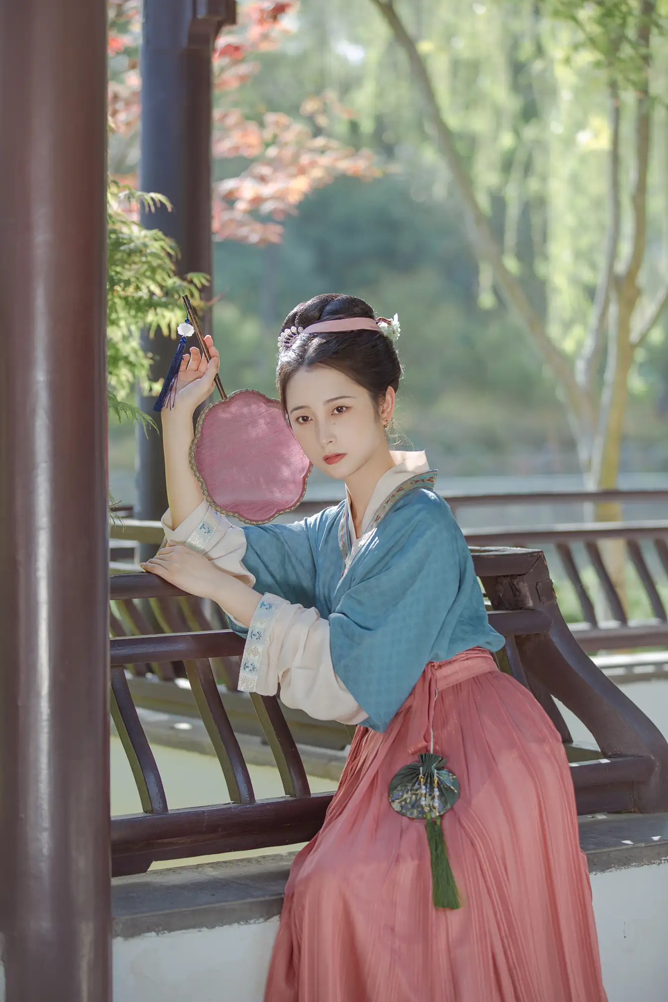 [艺图语] 2022.06.29 Vol.1327 – 拾尽千苍色，携来两袖风 五月的三花猫#[27P]-1