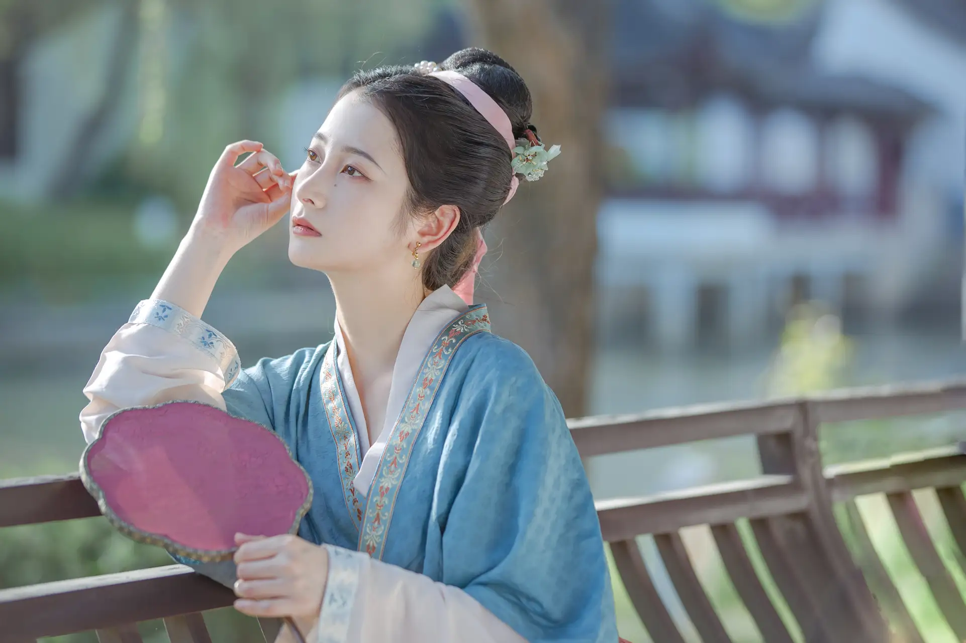 [艺图语] 2022.06.29 Vol.1327 – 拾尽千苍色，携来两袖风 五月的三花猫#[27P]-4