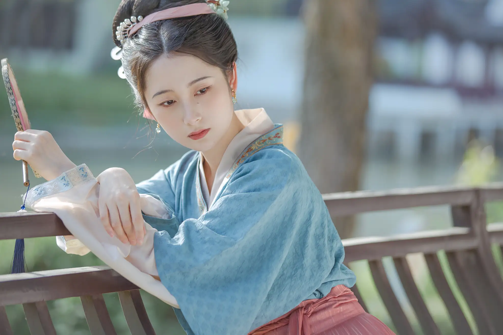 [艺图语] 2022.06.29 Vol.1327 – 拾尽千苍色，携来两袖风 五月的三花猫#[27P]-6