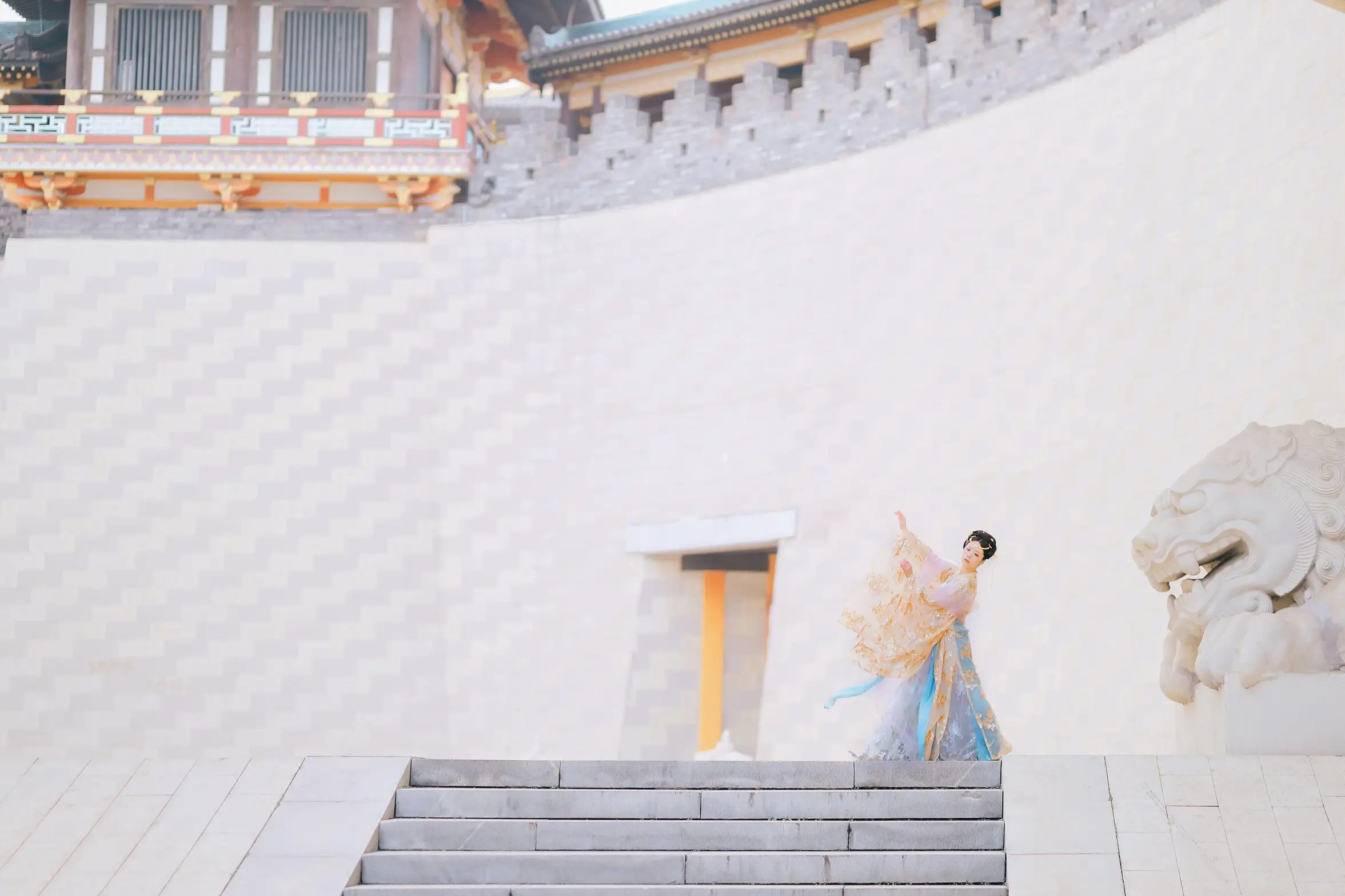 [艺图语] 2022.08.24 Vol.1783 – 云想衣裳花想容 Suky喜欢软绵绵毛茸茸的团子#[22P]-1