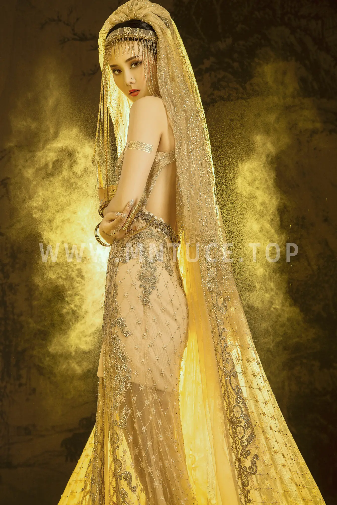 [艺图语] 2021.12.24 Vol.529 – 纸醉金迷 欣宝#[22P]-9