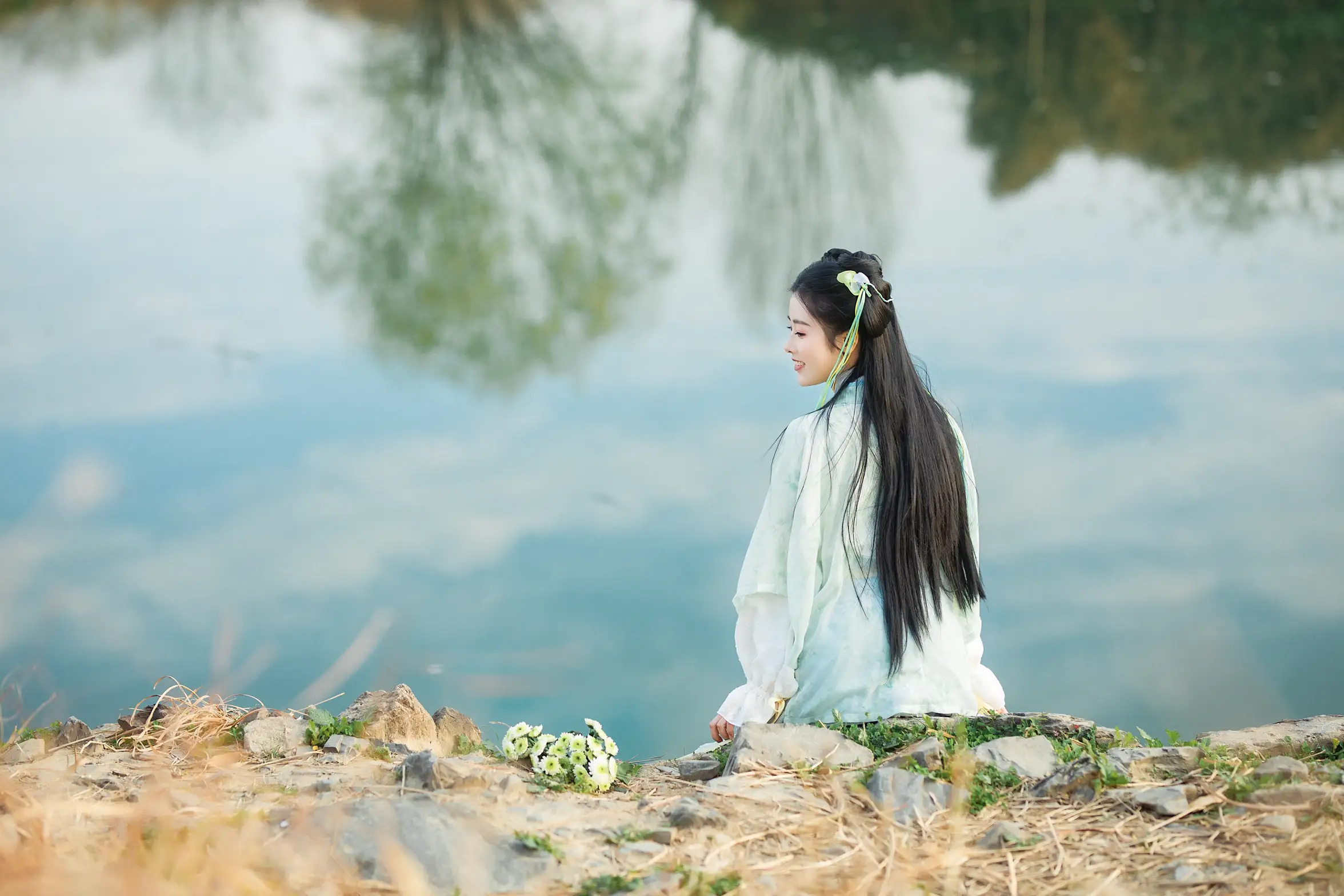 [艺图语] 2022.06.03 Vol.1074 – 赵灵儿 人间月-素尘#[21P]-1