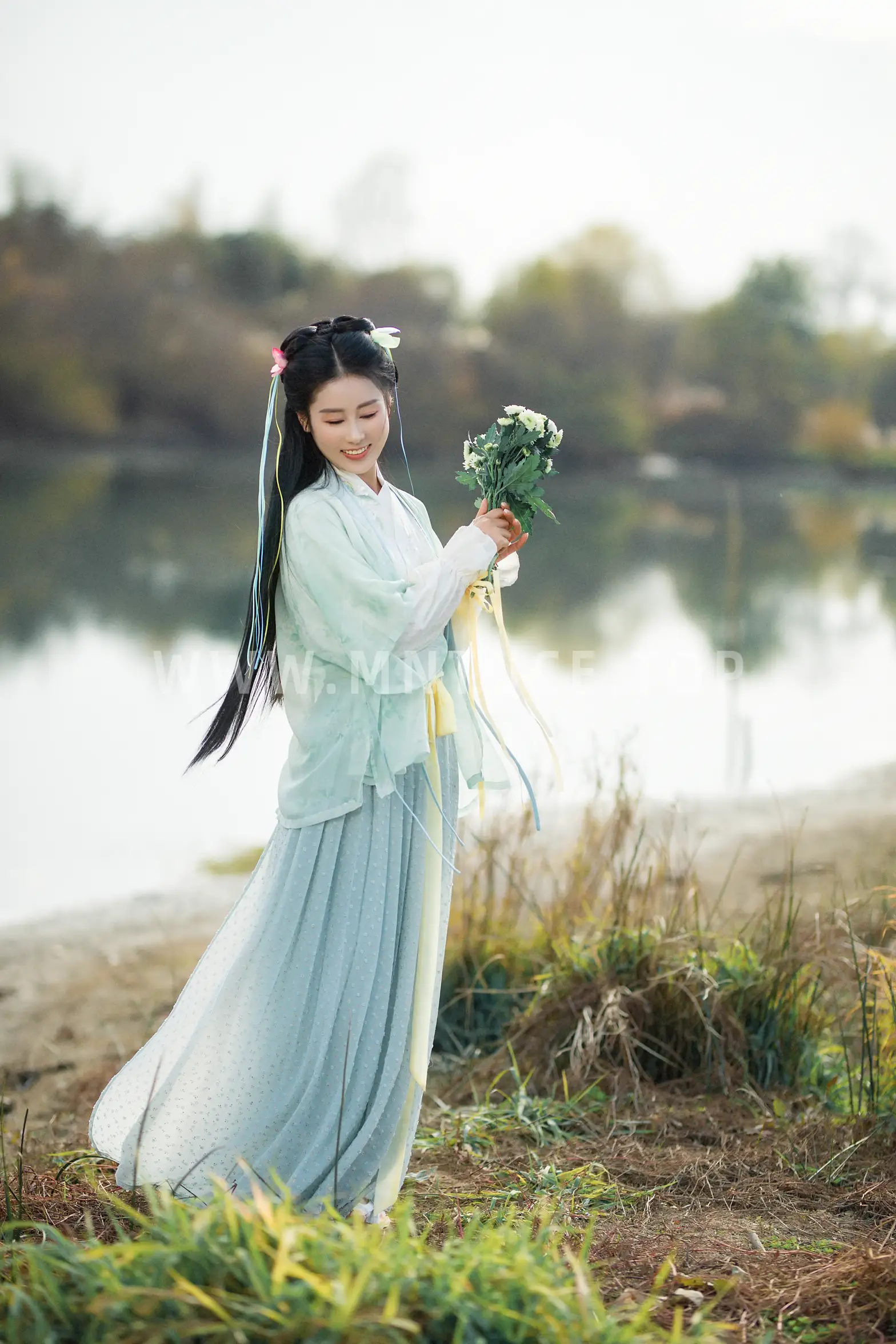 [艺图语] 2022.06.03 Vol.1074 – 赵灵儿 人间月-素尘#[21P]-4