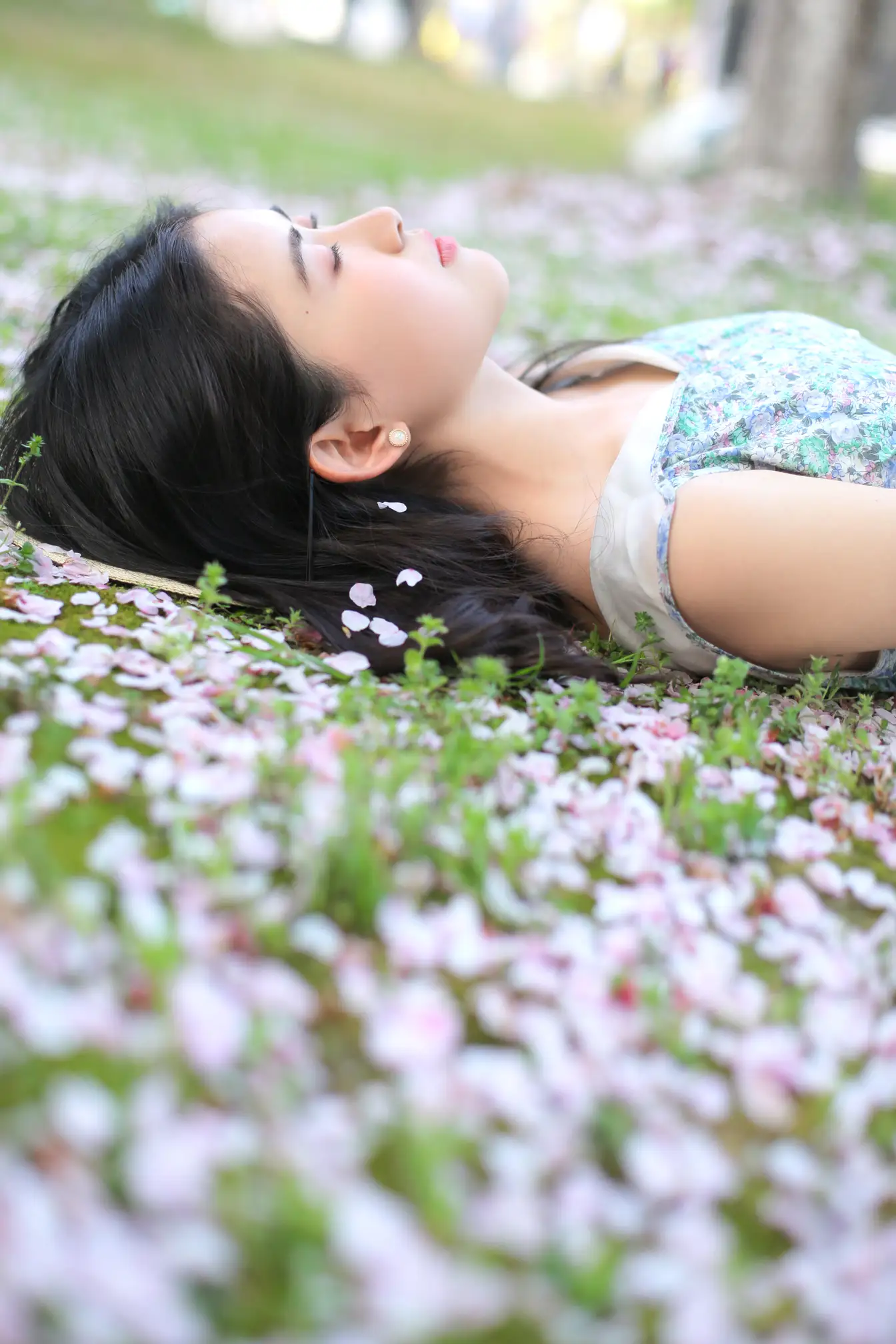 [艺图语] 2022.08.07 Vol.1645 – 花倦 小草草呀#[22P]-1