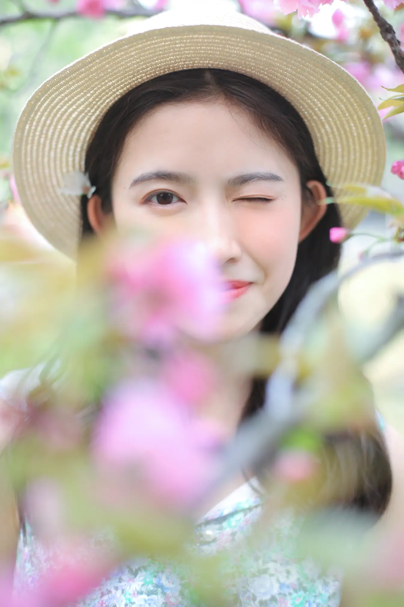 [艺图语] 2022.08.07 Vol.1645 – 花倦 小草草呀#[22P]-1