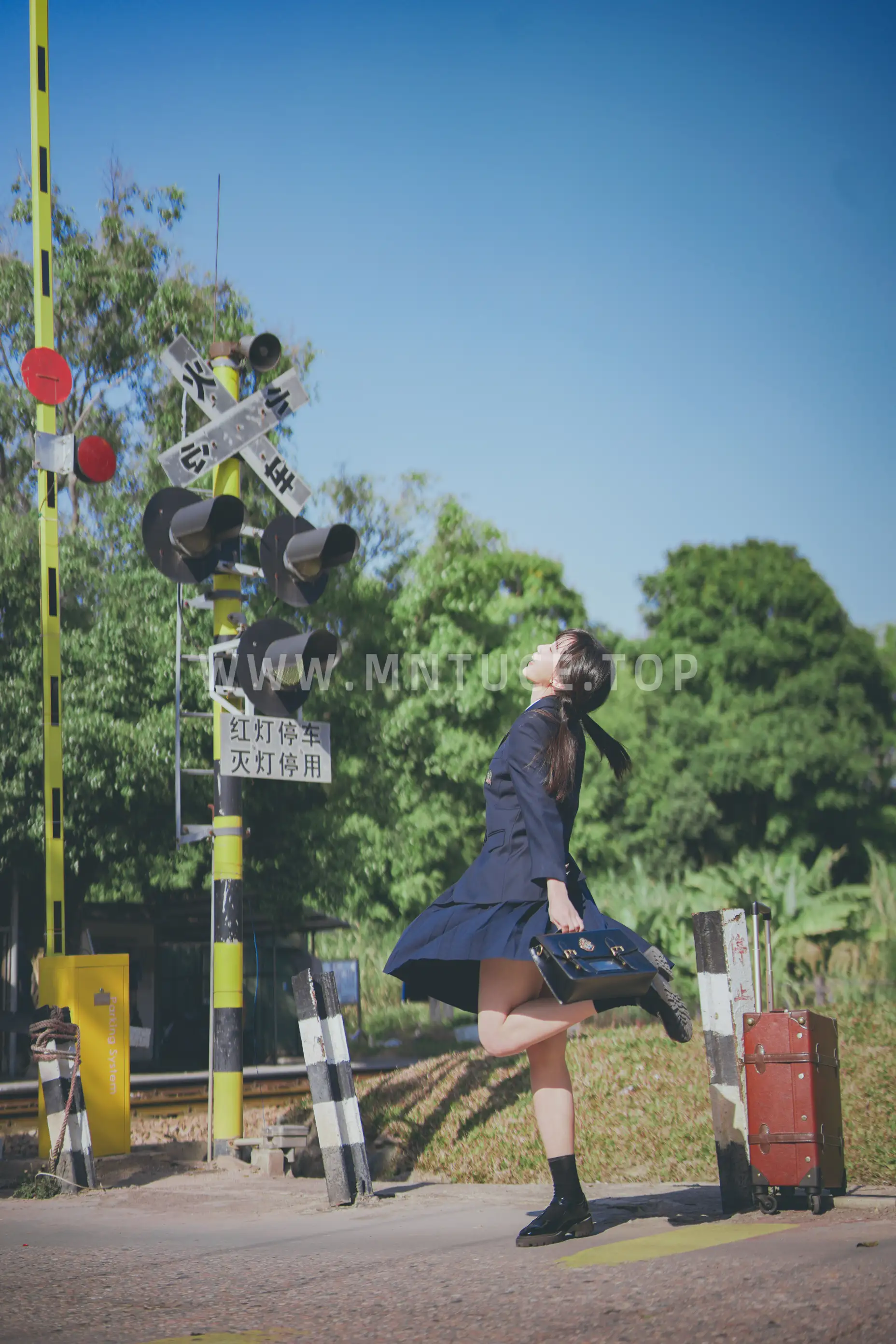 [艺图语] 2022.07.02 Vol.1354 – 秒速五厘米 小鹿来#[24P]-9