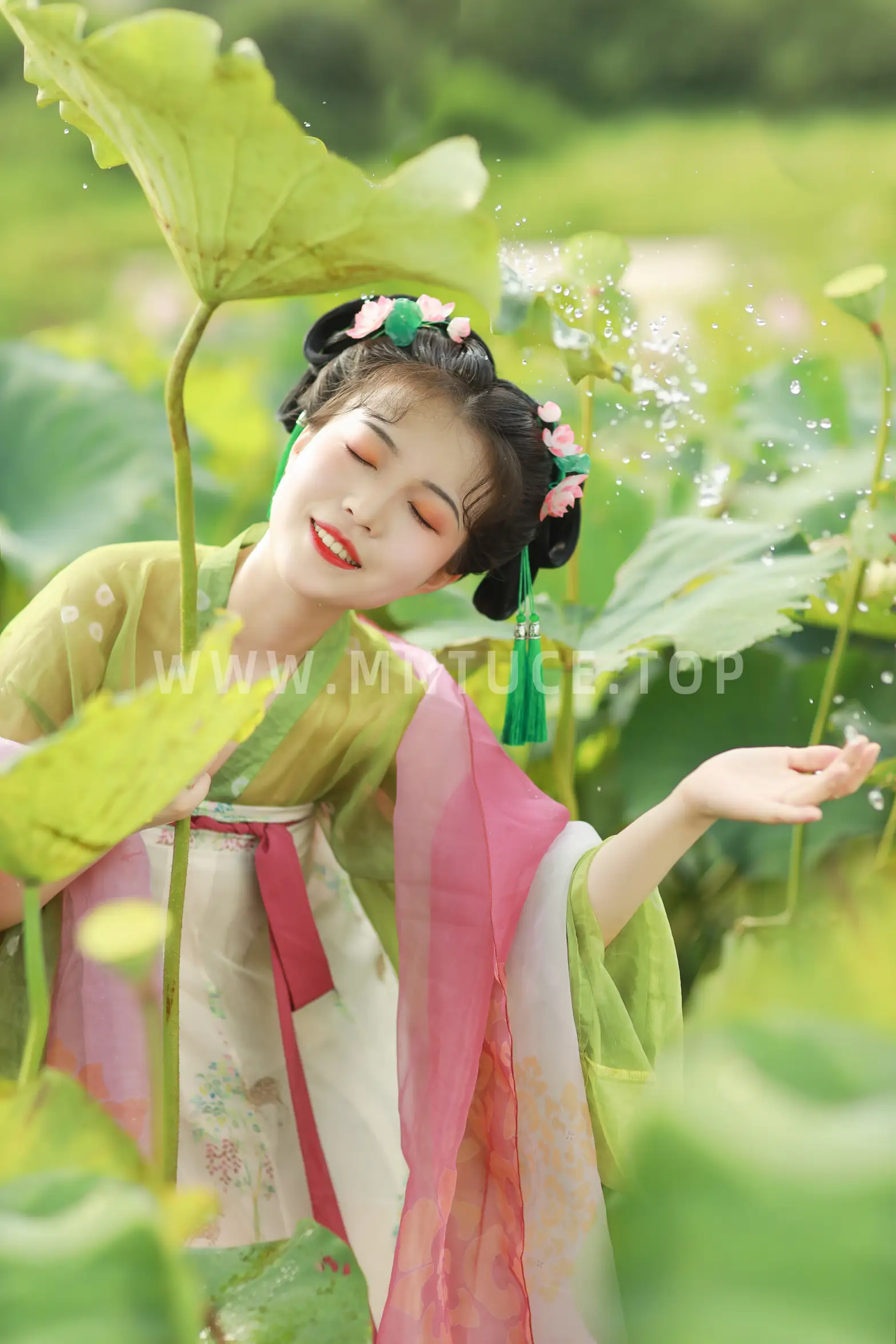 [艺图语] 2022.08.03 Vol.1614 – 荷花少女 我超白_#[30P]-18
