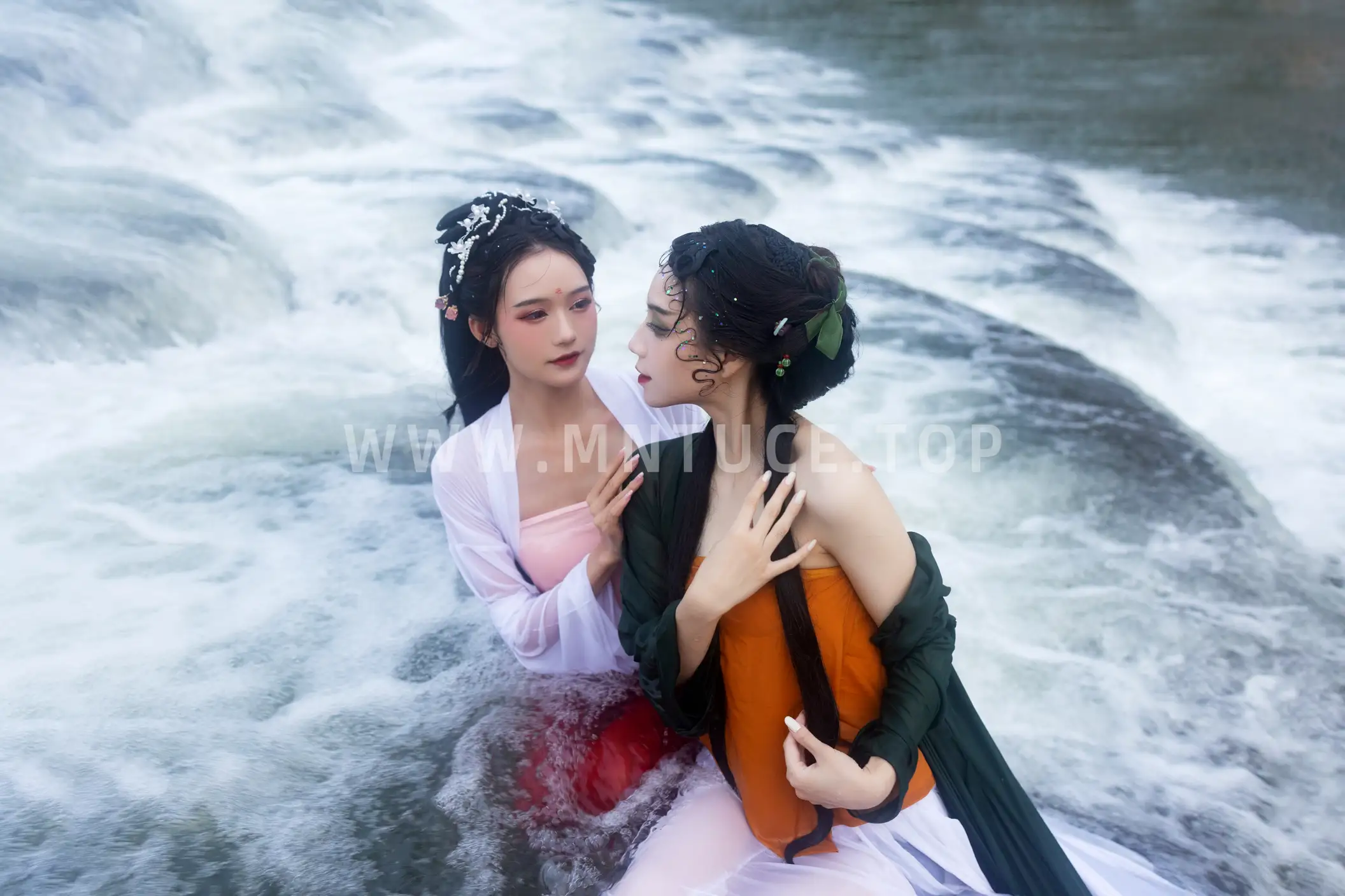 [艺图语] 2022.06.24 Vol.1277 – 青白蛇 兔子Zzz不吃胡萝卜#[26P]-9