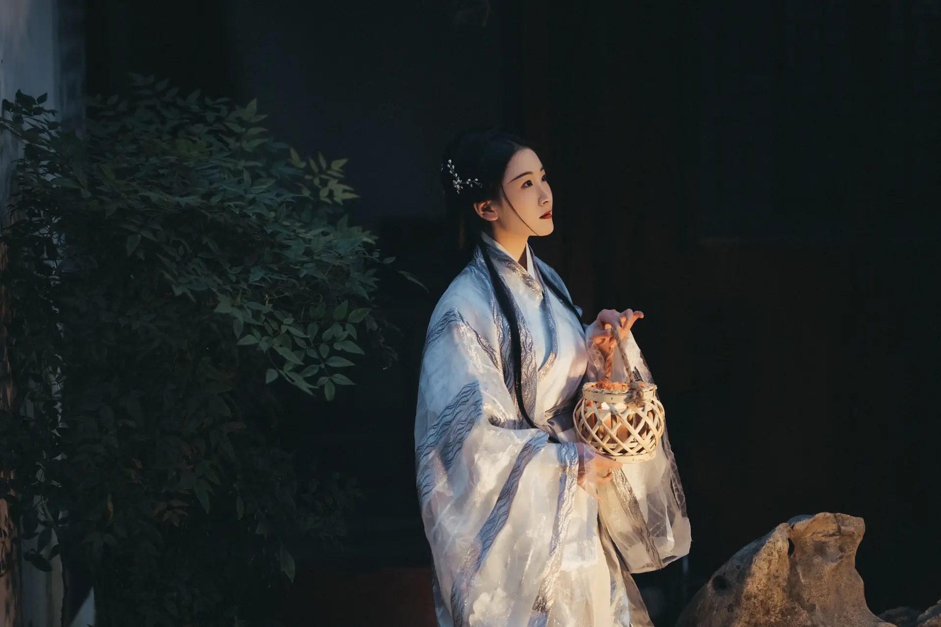 [艺图语] 2021.10.19 Vol.370 – 南歌子 淡蓝色忧伤静流淌#[27P]-2