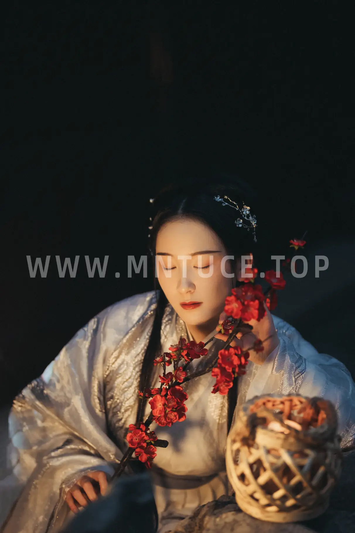 [艺图语] 2021.10.19 Vol.370 – 南歌子 淡蓝色忧伤静流淌#[27P]-9