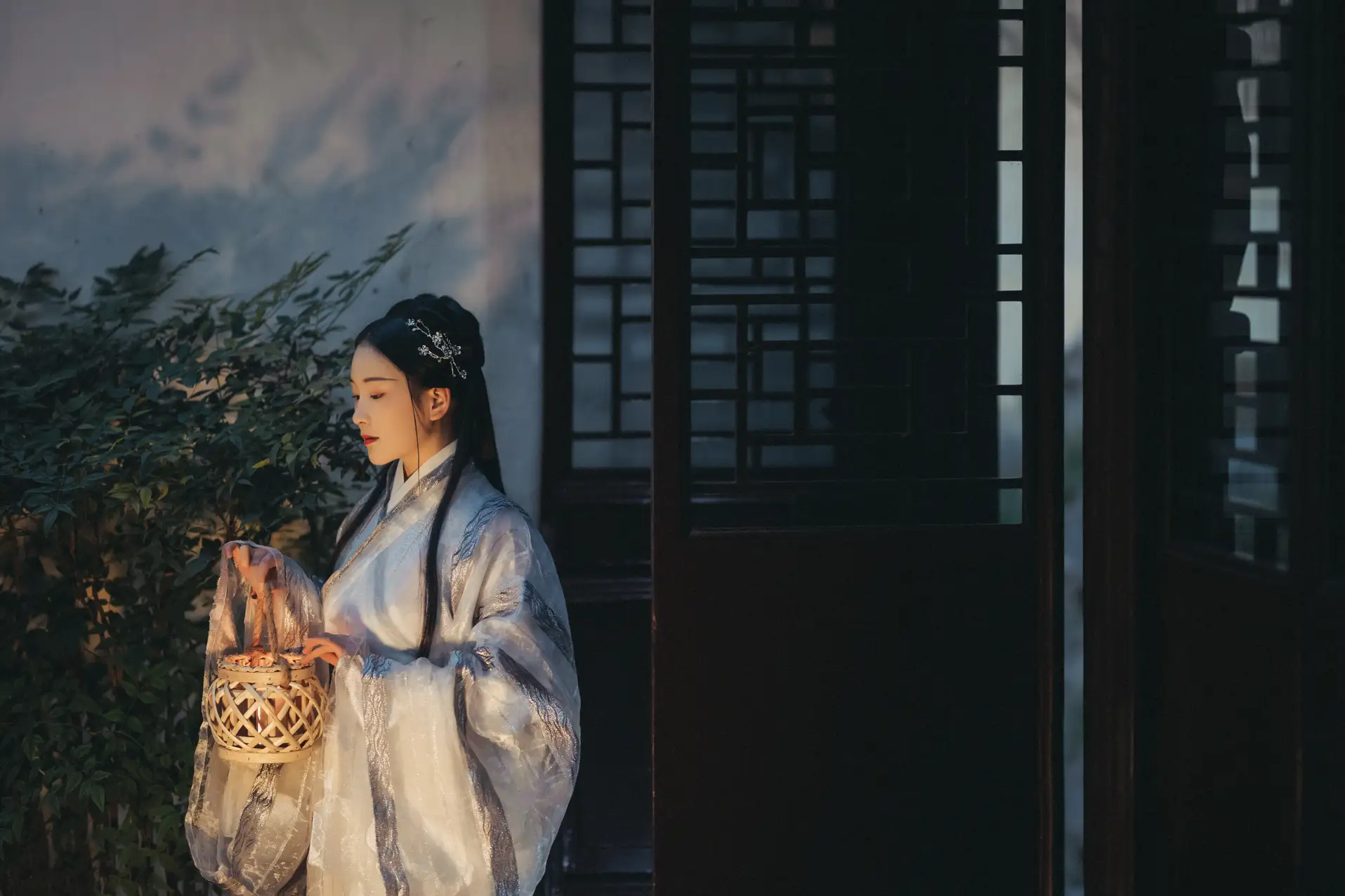 [艺图语] 2021.10.19 Vol.370 – 南歌子 淡蓝色忧伤静流淌#[27P]-3