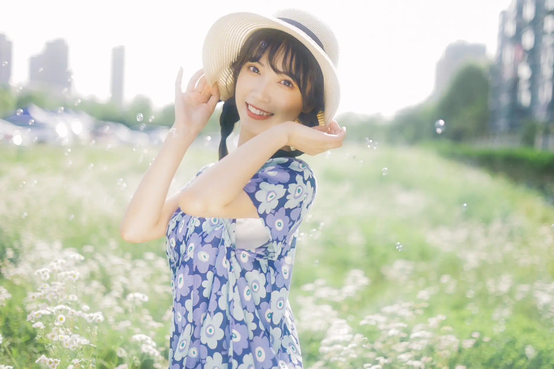 [艺图语] 2022.07.06 Vol.1393 – 初夏的花海 一只阿梦崽#[35P]-8