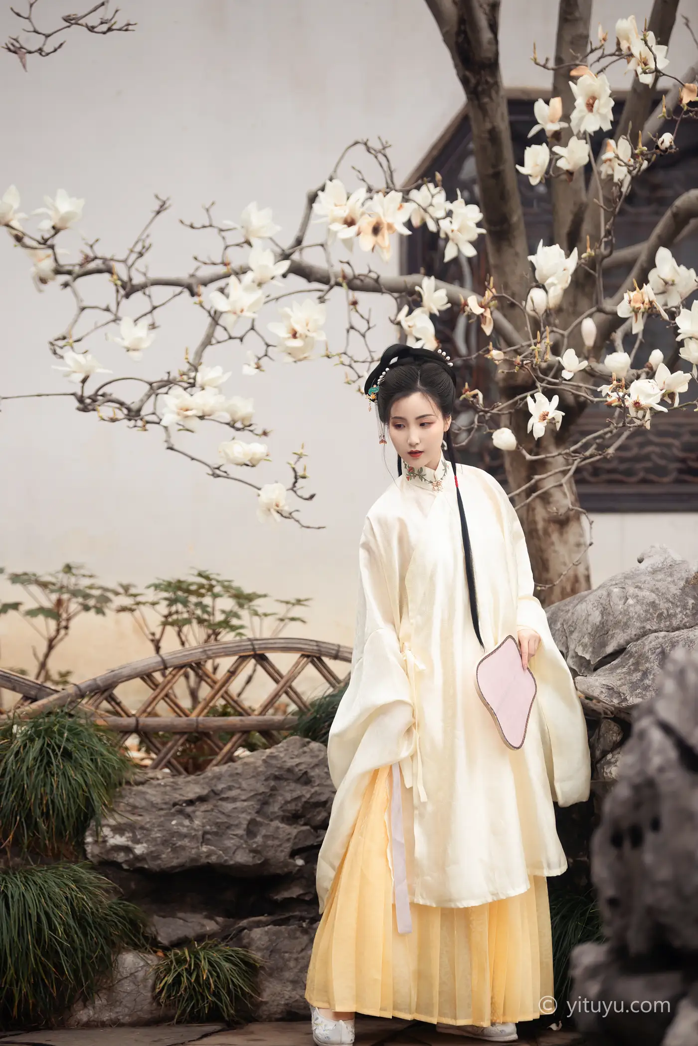 [艺图语] 2021.05.10 Vol.053 – 玉兰 金儿#[23P]-2