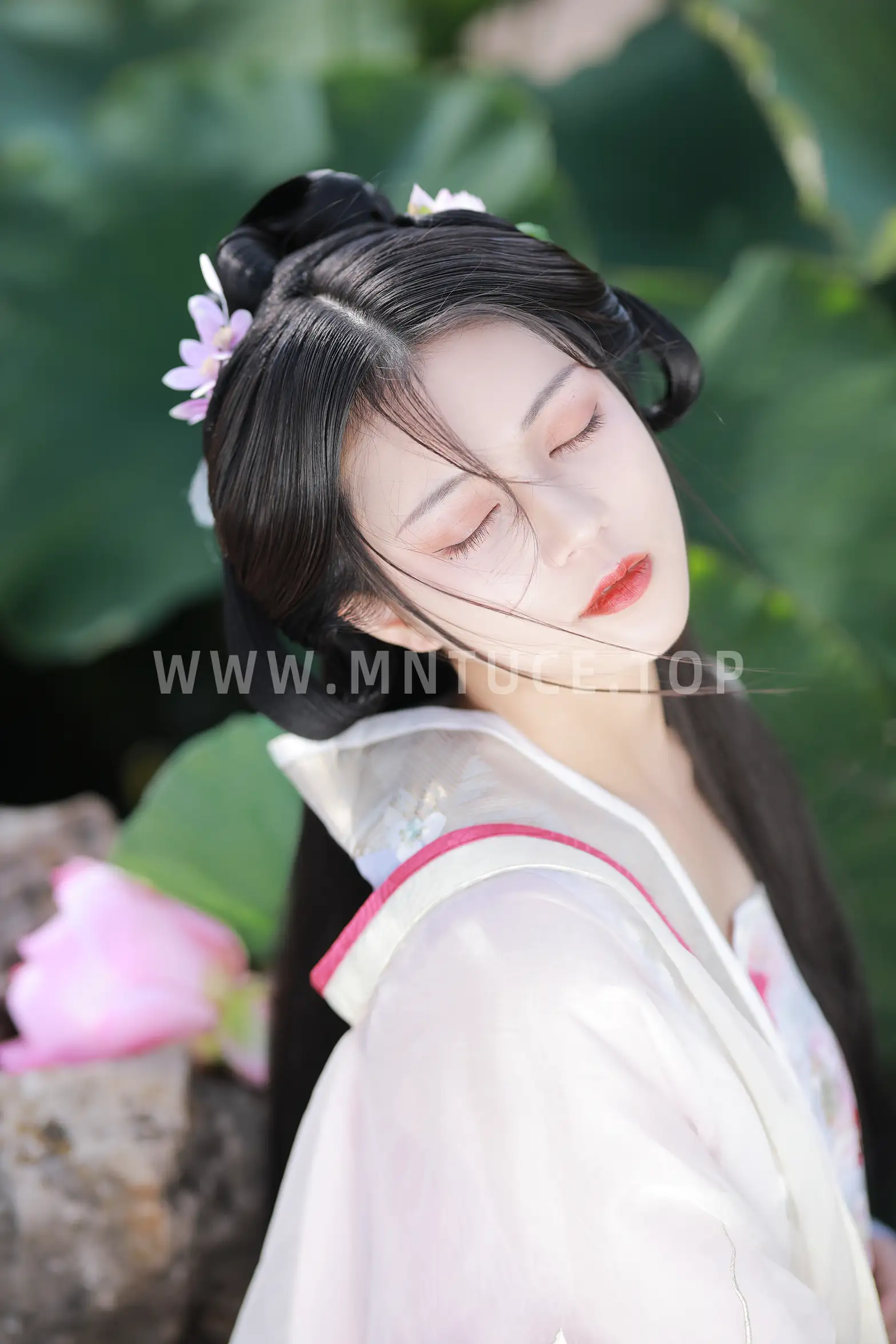 [艺图语] 2022.08.06 Vol.1639 – 山有扶苏，隰有荷华 吾岁#[39P]-8