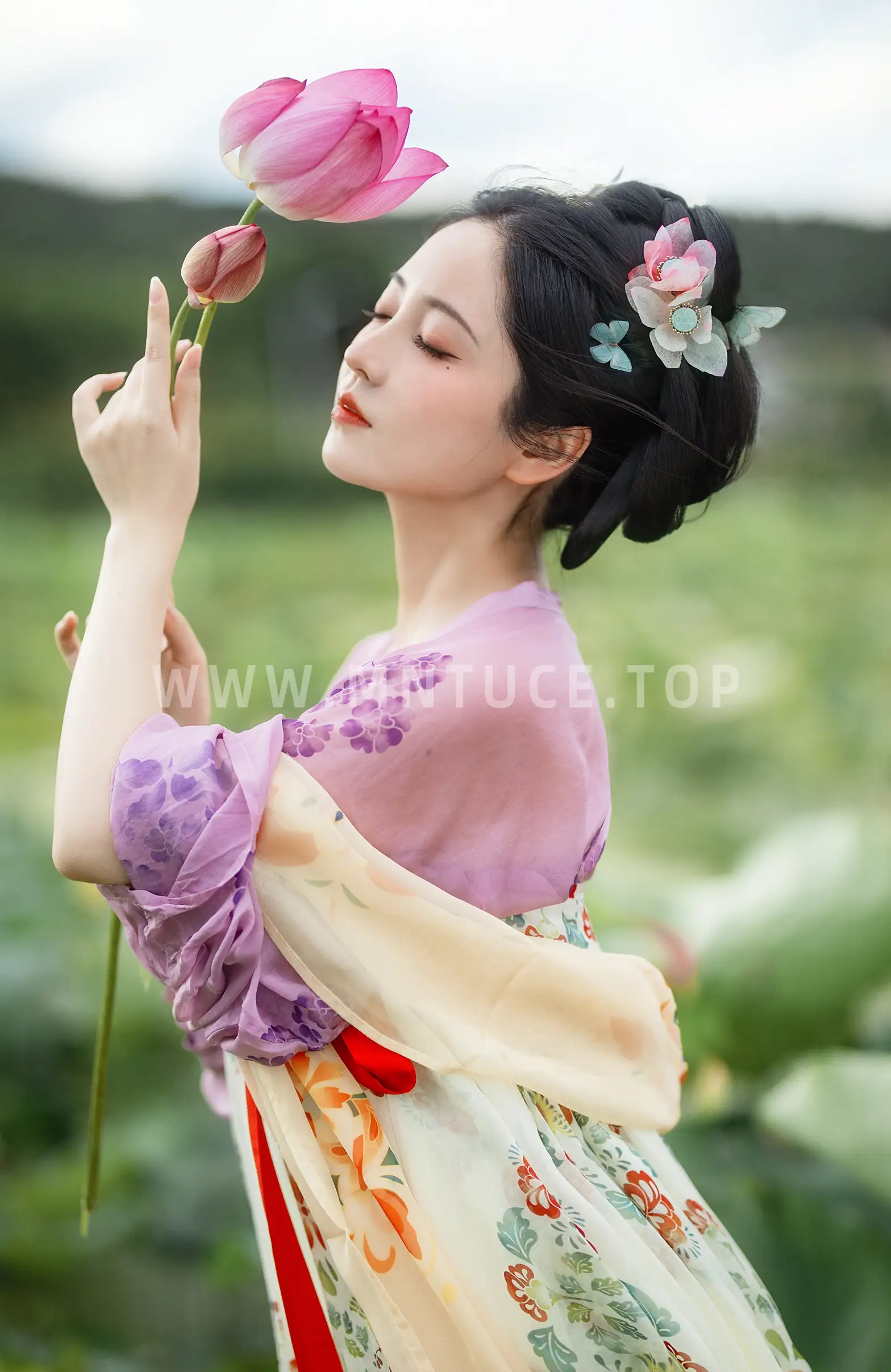 [艺图语] 2022.08.31 Vol.1832 – 采荷 小温暖想要个大太阳#[22P]-8