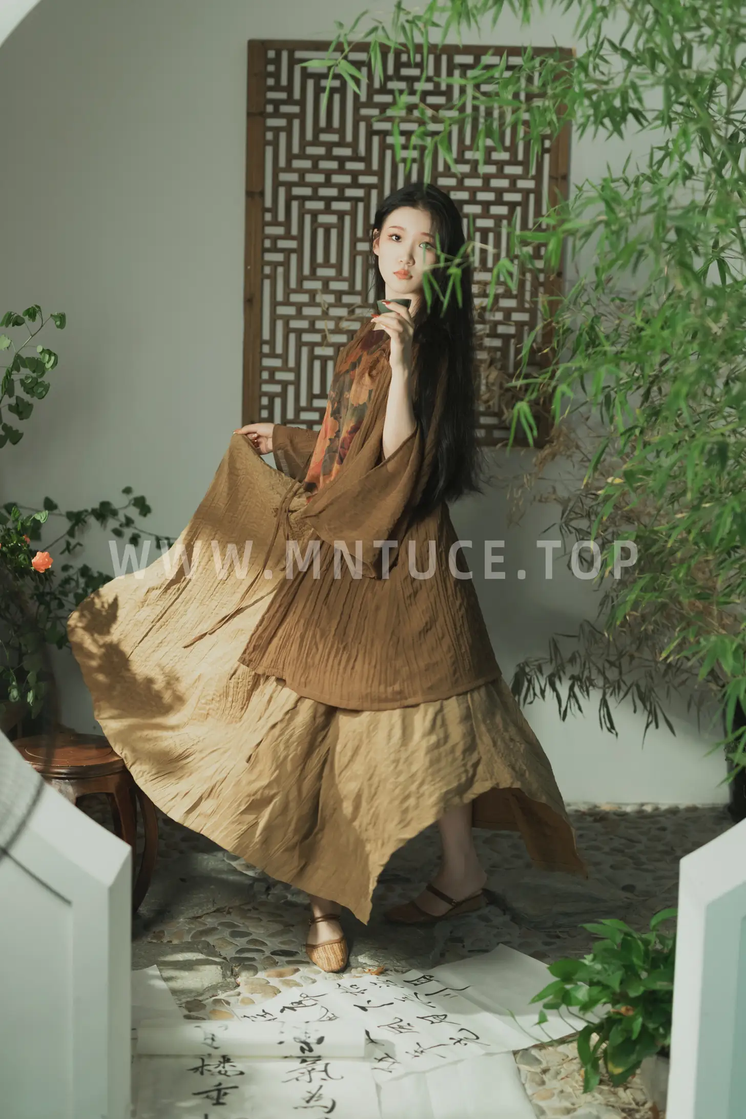 [艺图语] 2022.09.03 Vol.1861 – 素衣 相望回首喵喵喵#[35P]-8