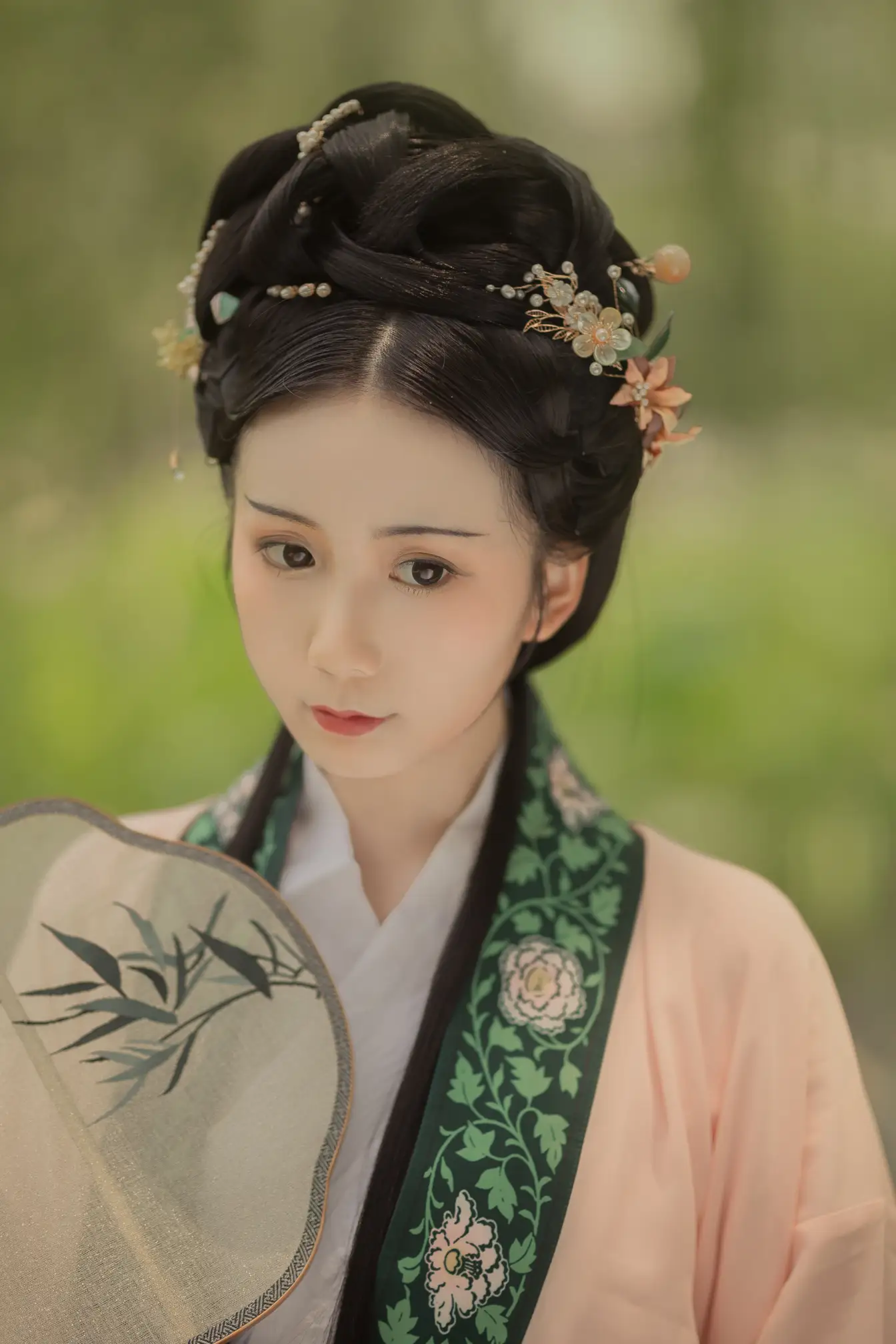 [艺图语] 2021.12.23 Vol.522 – 荷叶罗裙 绿绿子#[21P]-1