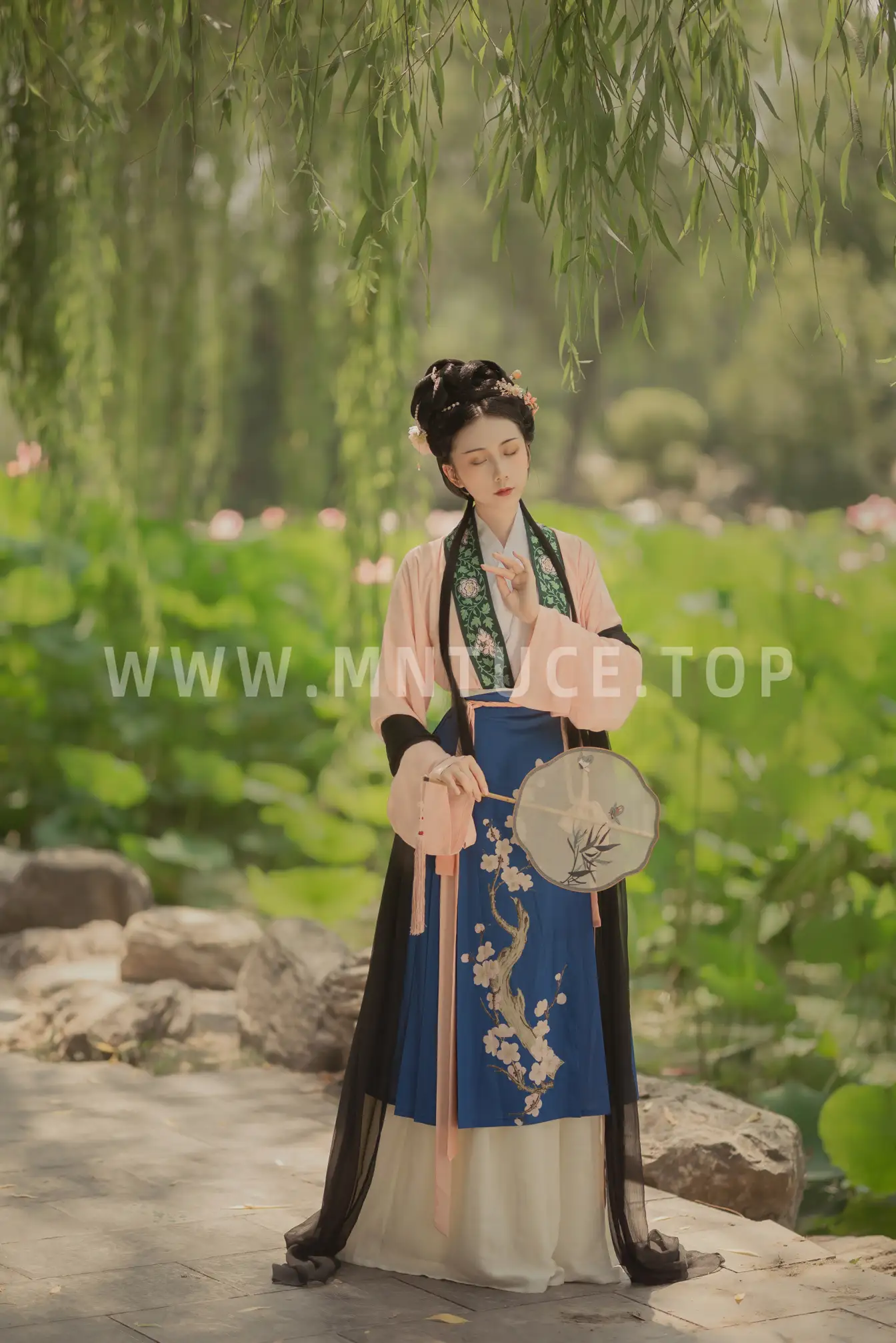 [艺图语] 2021.12.23 Vol.522 – 荷叶罗裙 绿绿子#[21P]-9