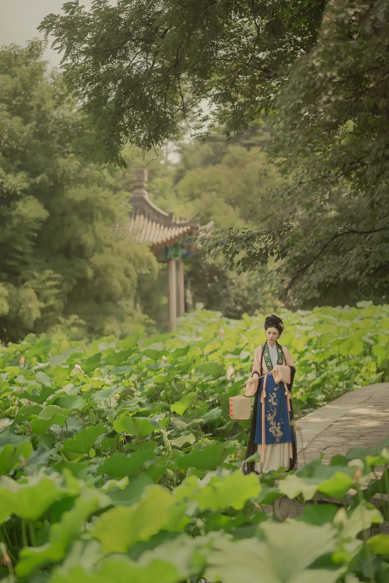 [艺图语] 2021.12.23 Vol.522 – 荷叶罗裙 绿绿子#[21P]-1