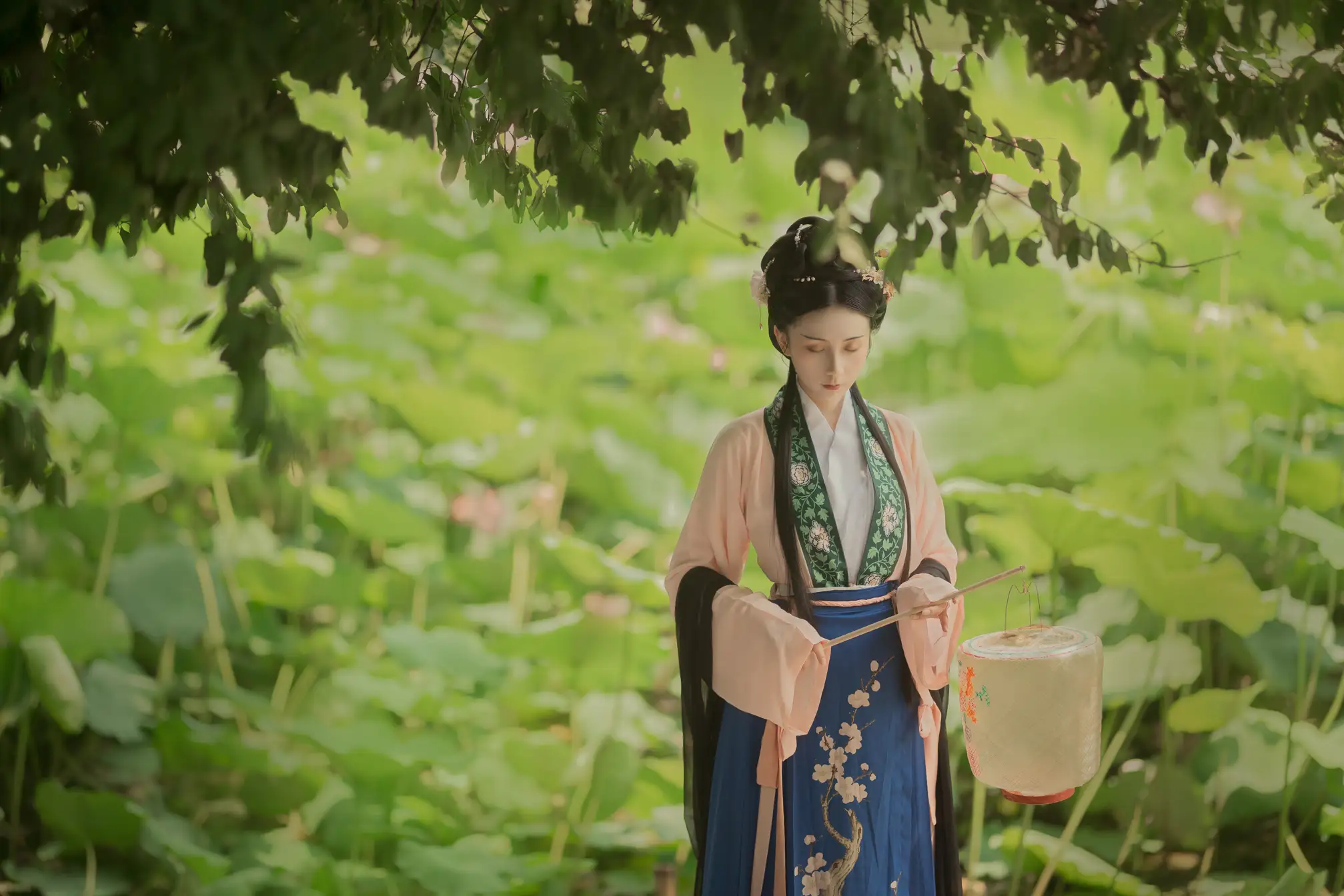 [艺图语] 2021.12.23 Vol.522 – 荷叶罗裙 绿绿子#[21P]-5