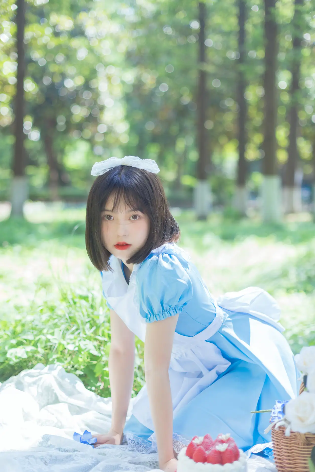 [艺图语] 2022.08.05 Vol.1628 – 雏菊和草莓 哈吉麻花#[32P]-10
