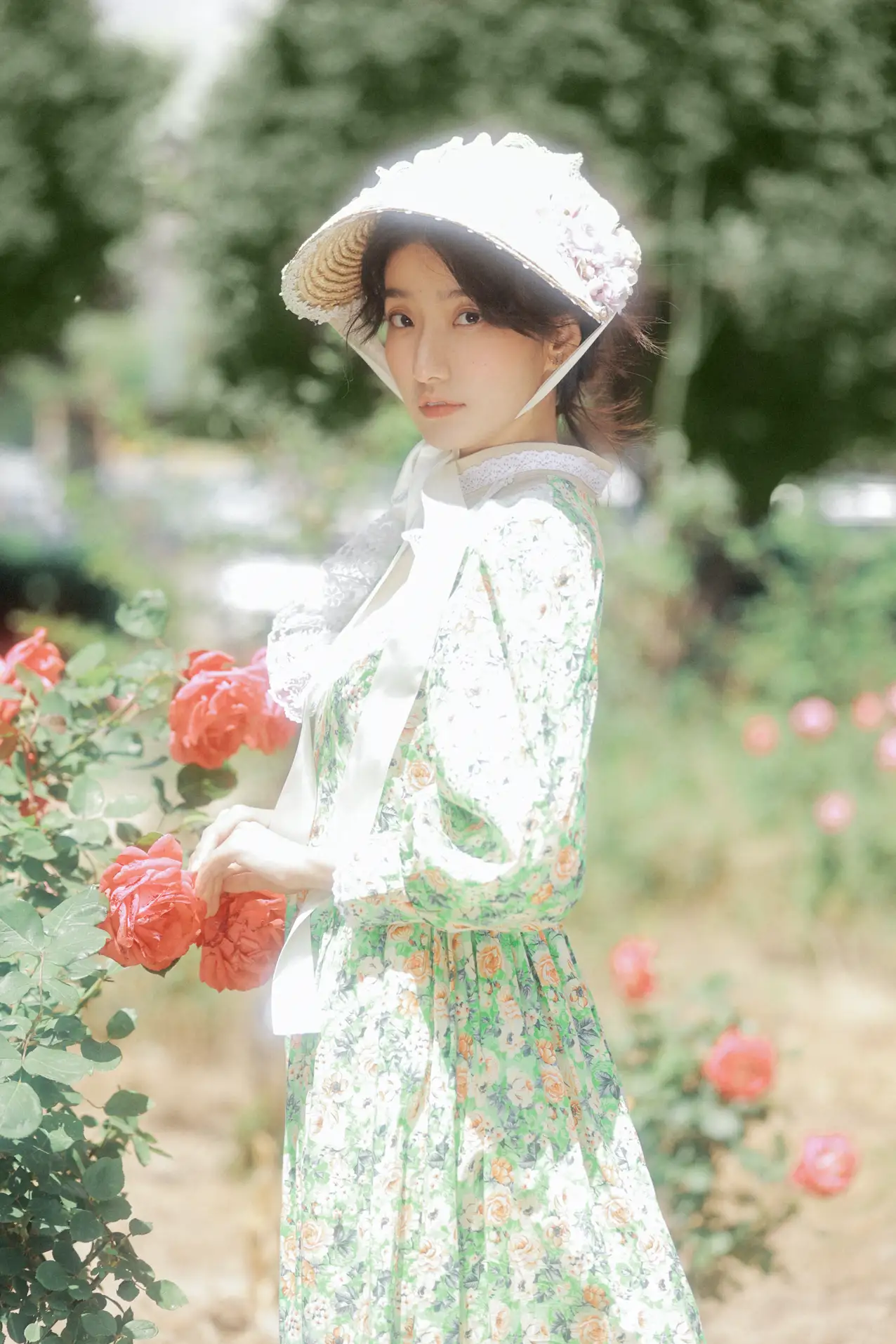 [艺图语] 2022.08.30 Vol.1831 – Alice的后花园 小萌爱吃肉xm#[20P]-1