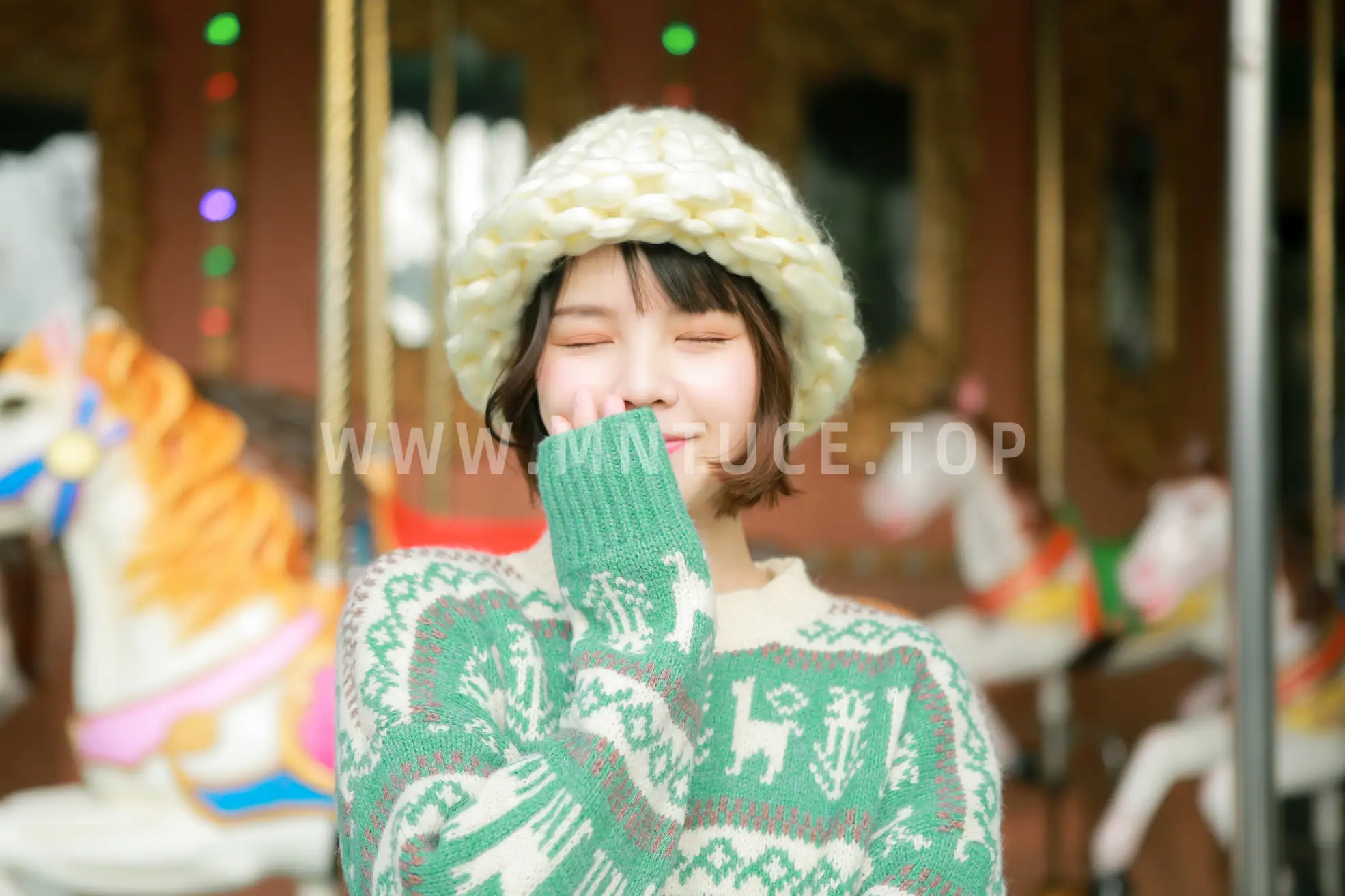 [艺图语] 2022.08.06 Vol.1642 – 氧气女孩 雨一颗#[22P]-8