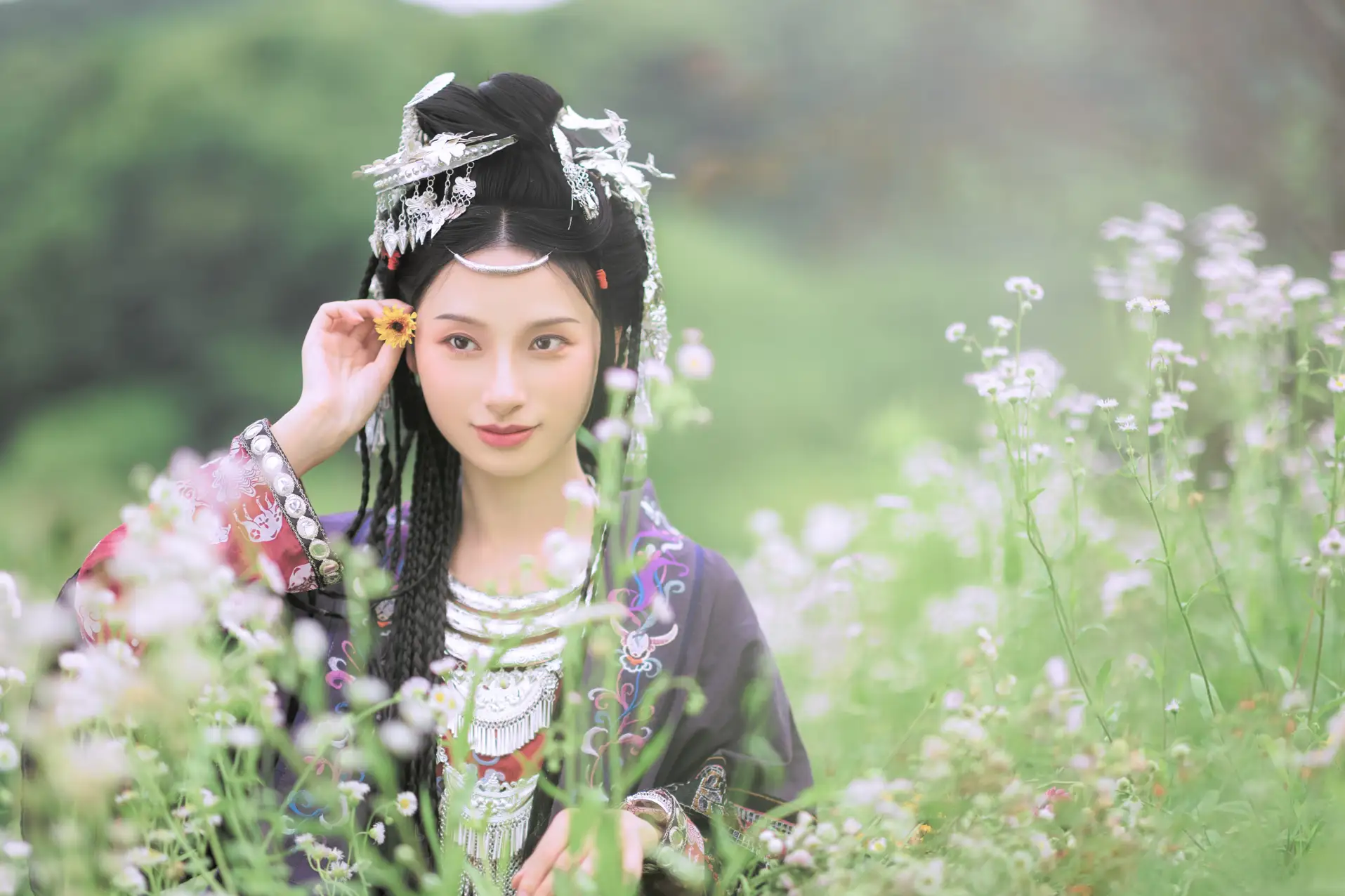 [艺图语] 2022.08.23 Vol.1774 – 苗疆少女 眸小妖#[42P]-1