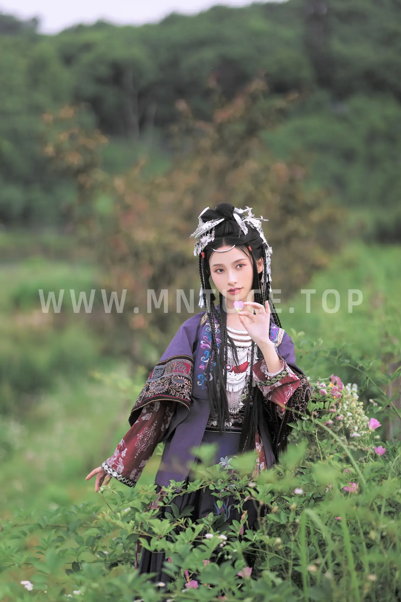 [艺图语] 2022.08.23 Vol.1774 – 苗疆少女 眸小妖#[42P]-6