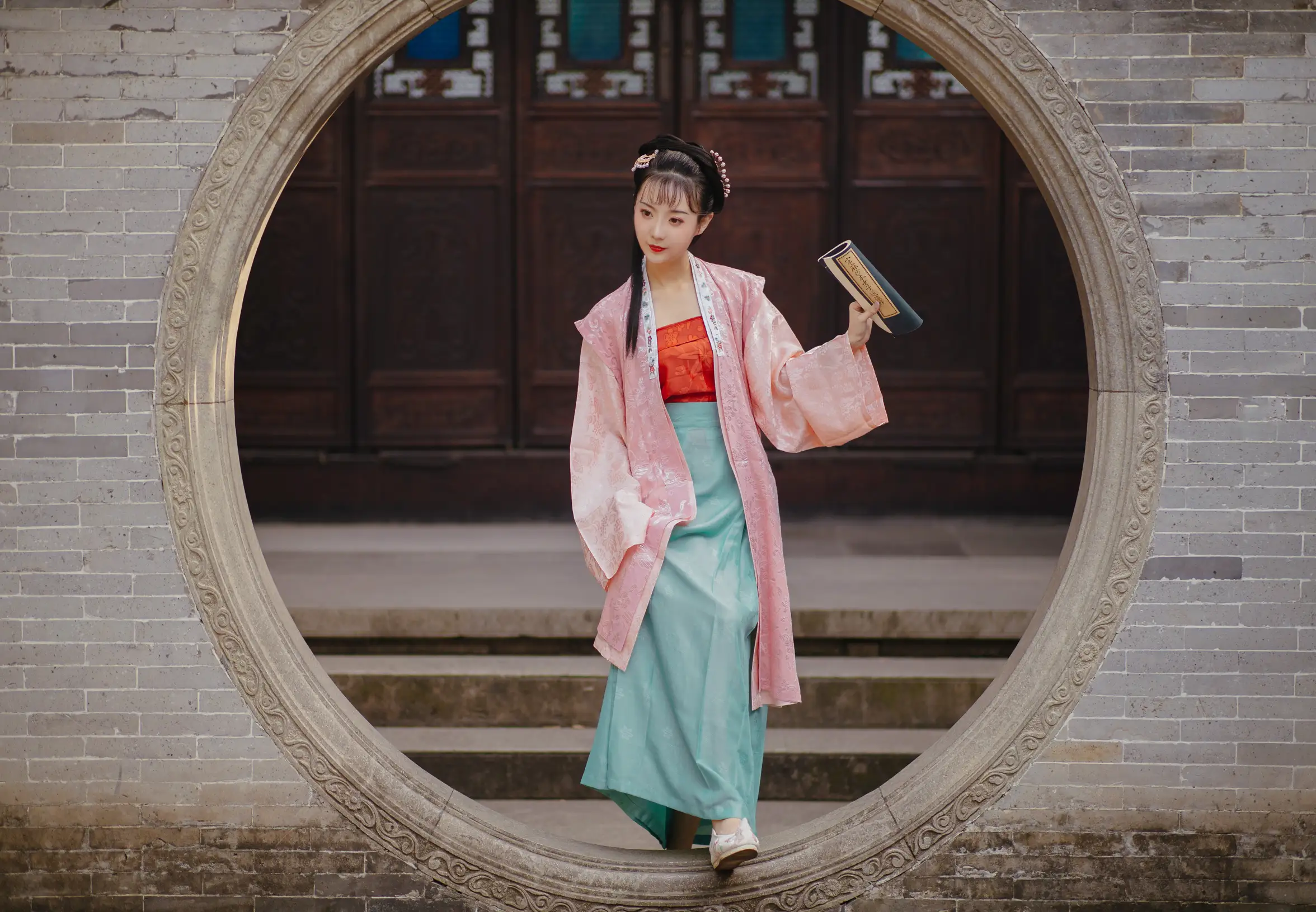 [艺图语] 2022.02.21 Vol.835 – 锁清秋 简森_Red#[25P]-2