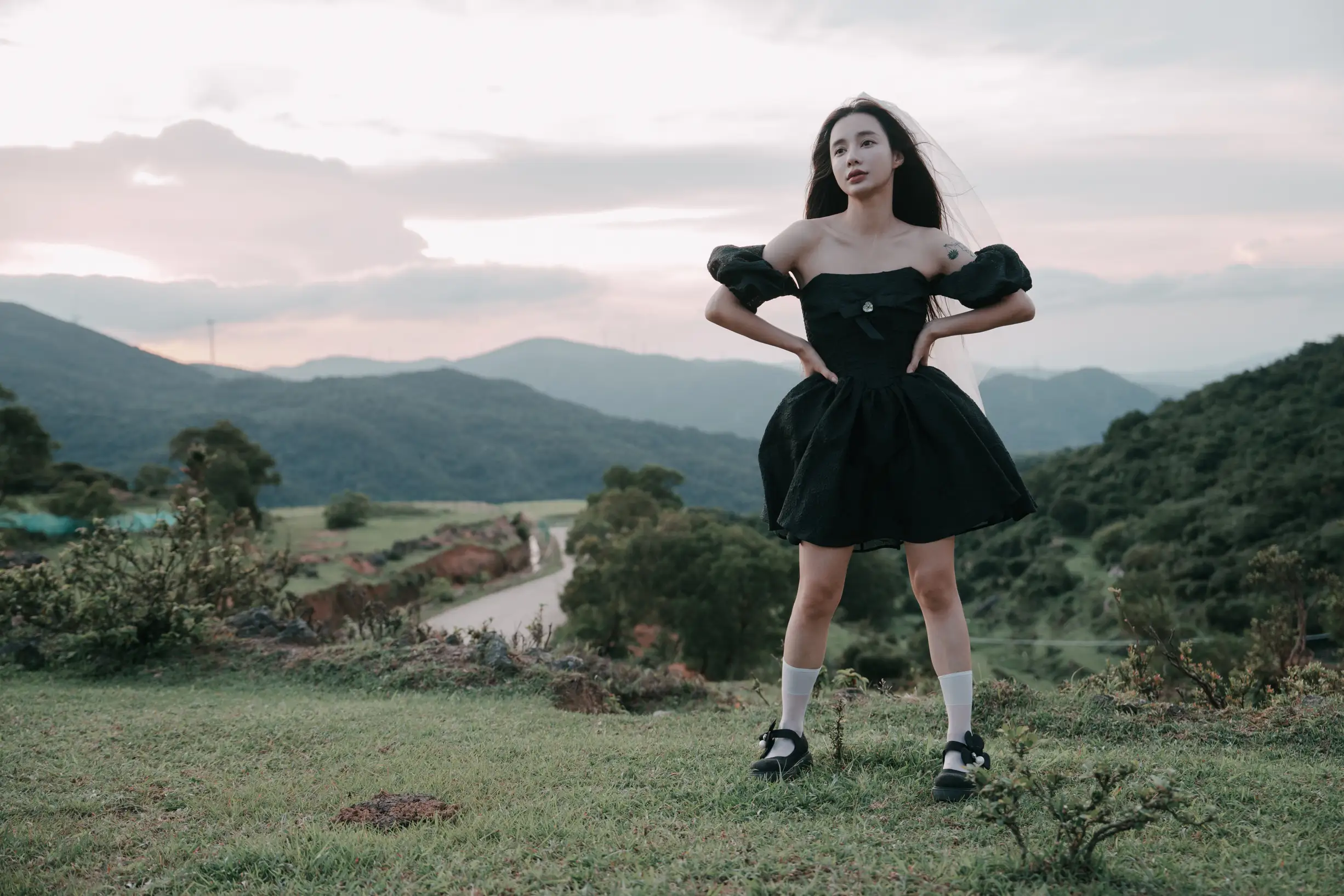 [艺图语] 2022.09.16 Vol.1964 – 渐暗时刻，黑裙白纱情绪片 姝雯同学#[39P]-1