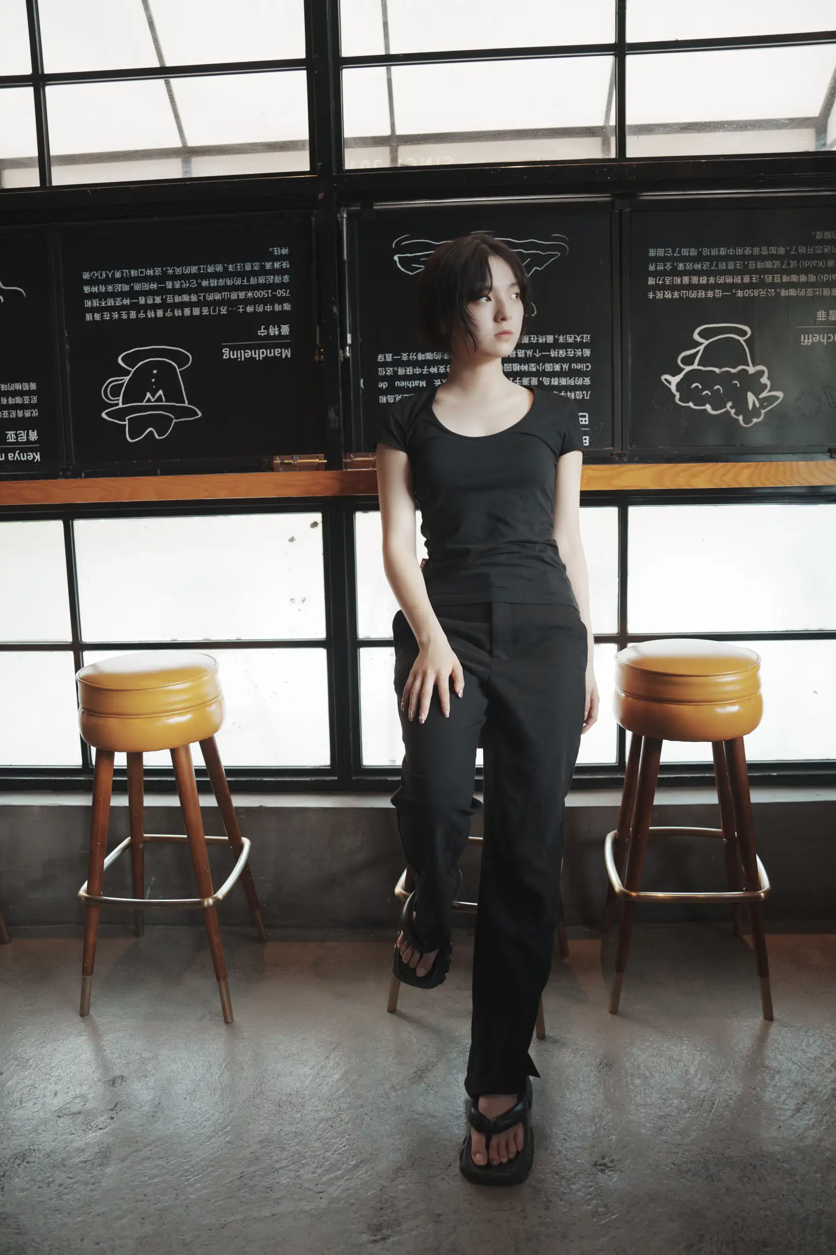 [艺图语] 2022.09.11 Vol.1924 – 咖啡屋里的素颜女孩 dudu#[32P]-7